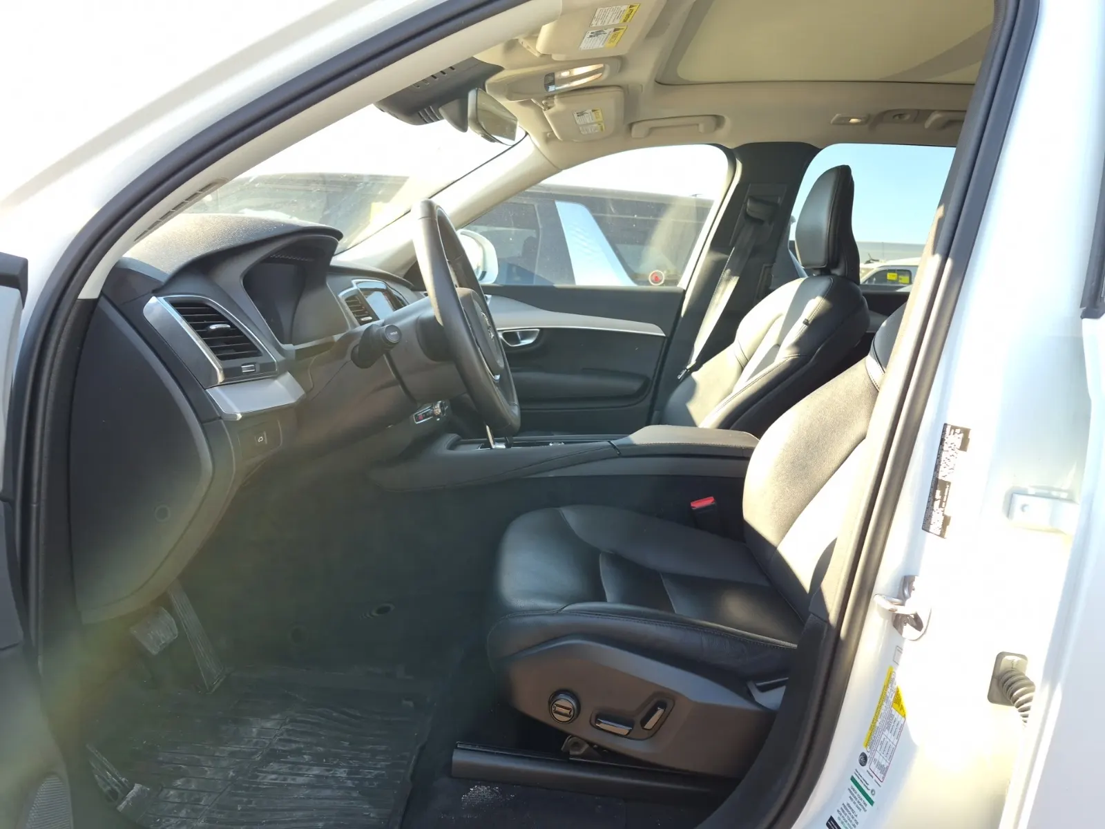 Front Interior Photo