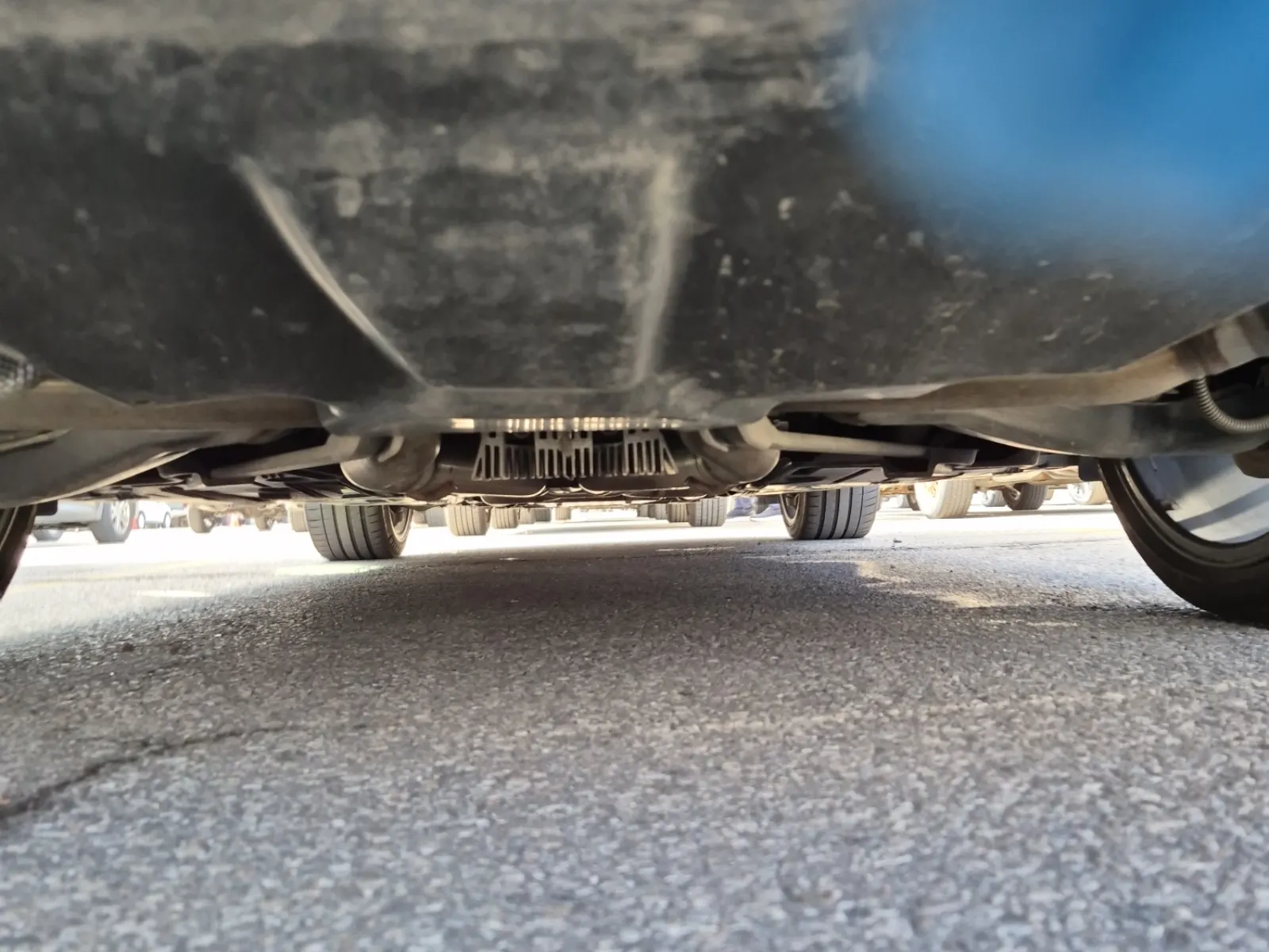 Undercarriage - Rear Photo