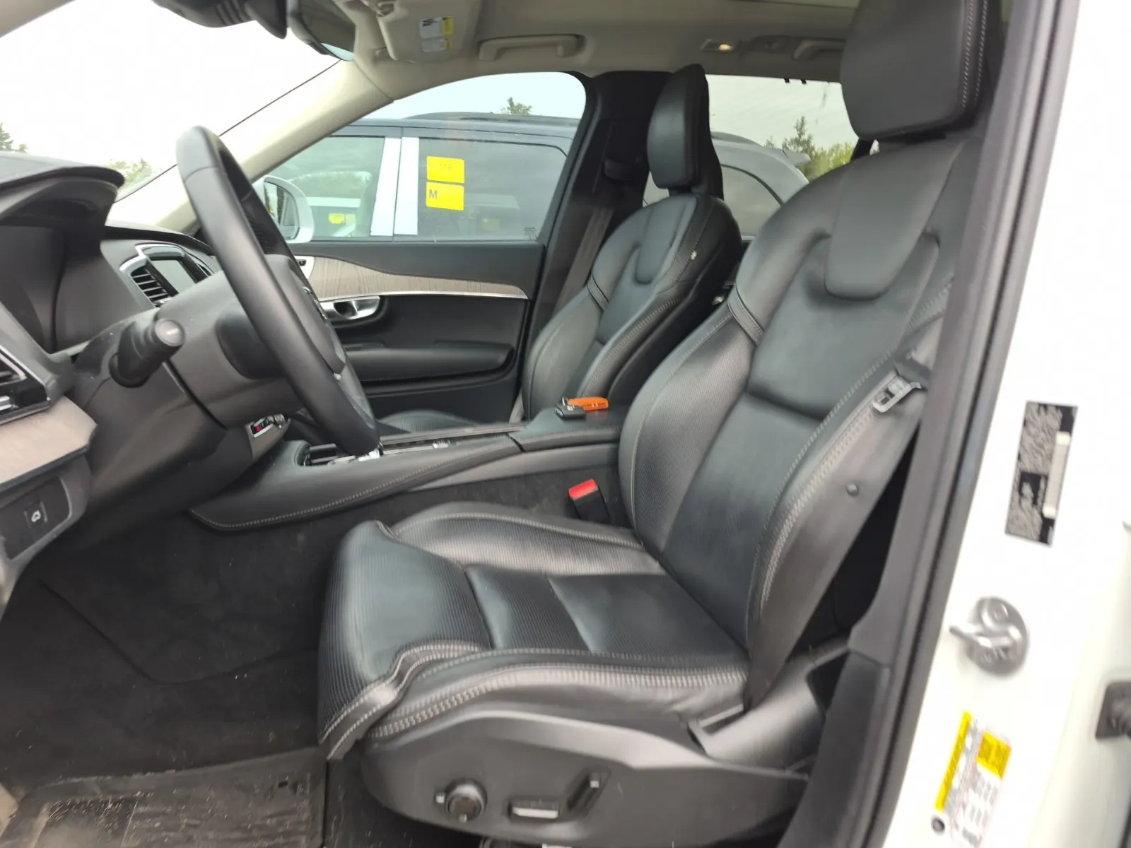 Front Interior Photo