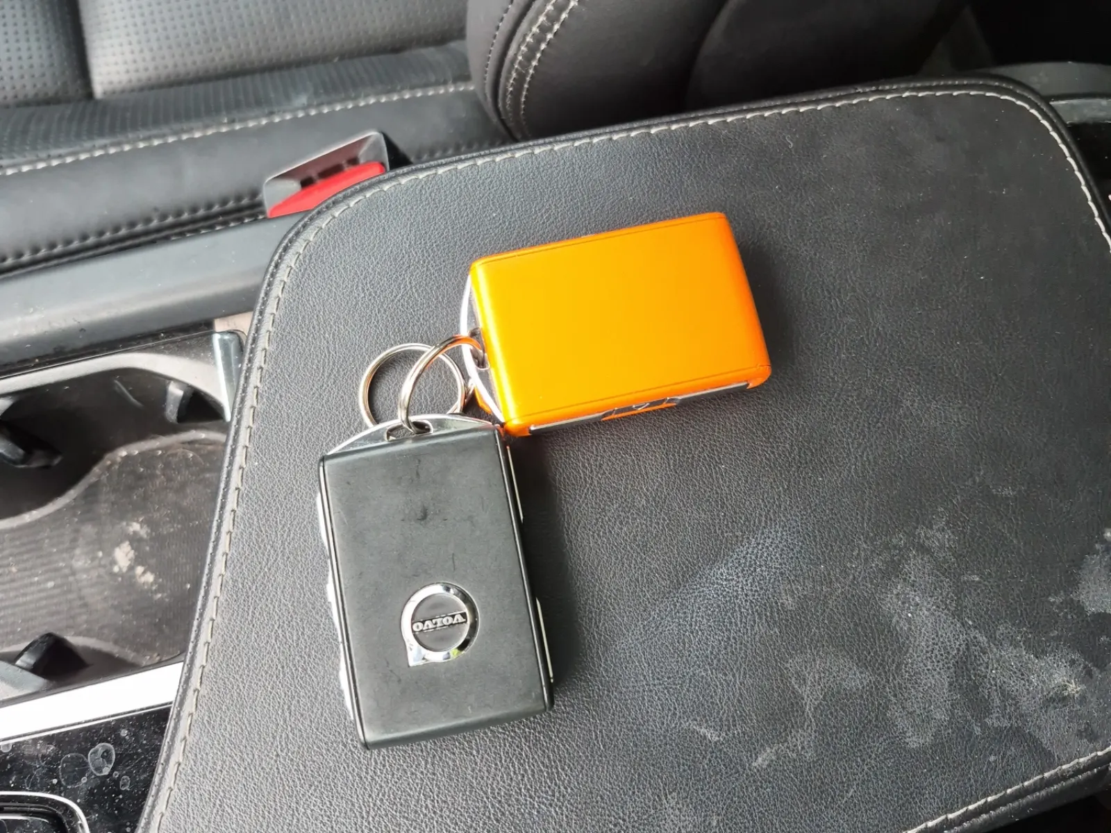 Keys/Fobs/Manual Photo