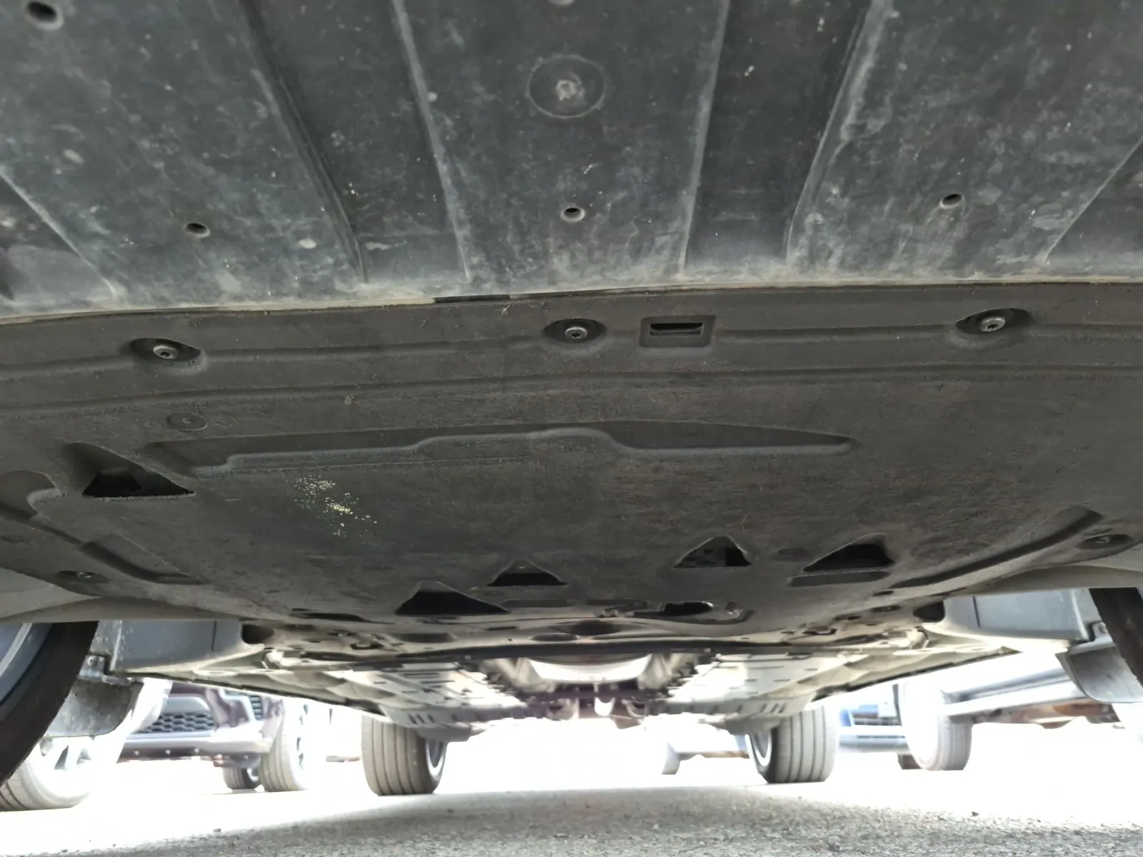 Undercarriage - Front Photo