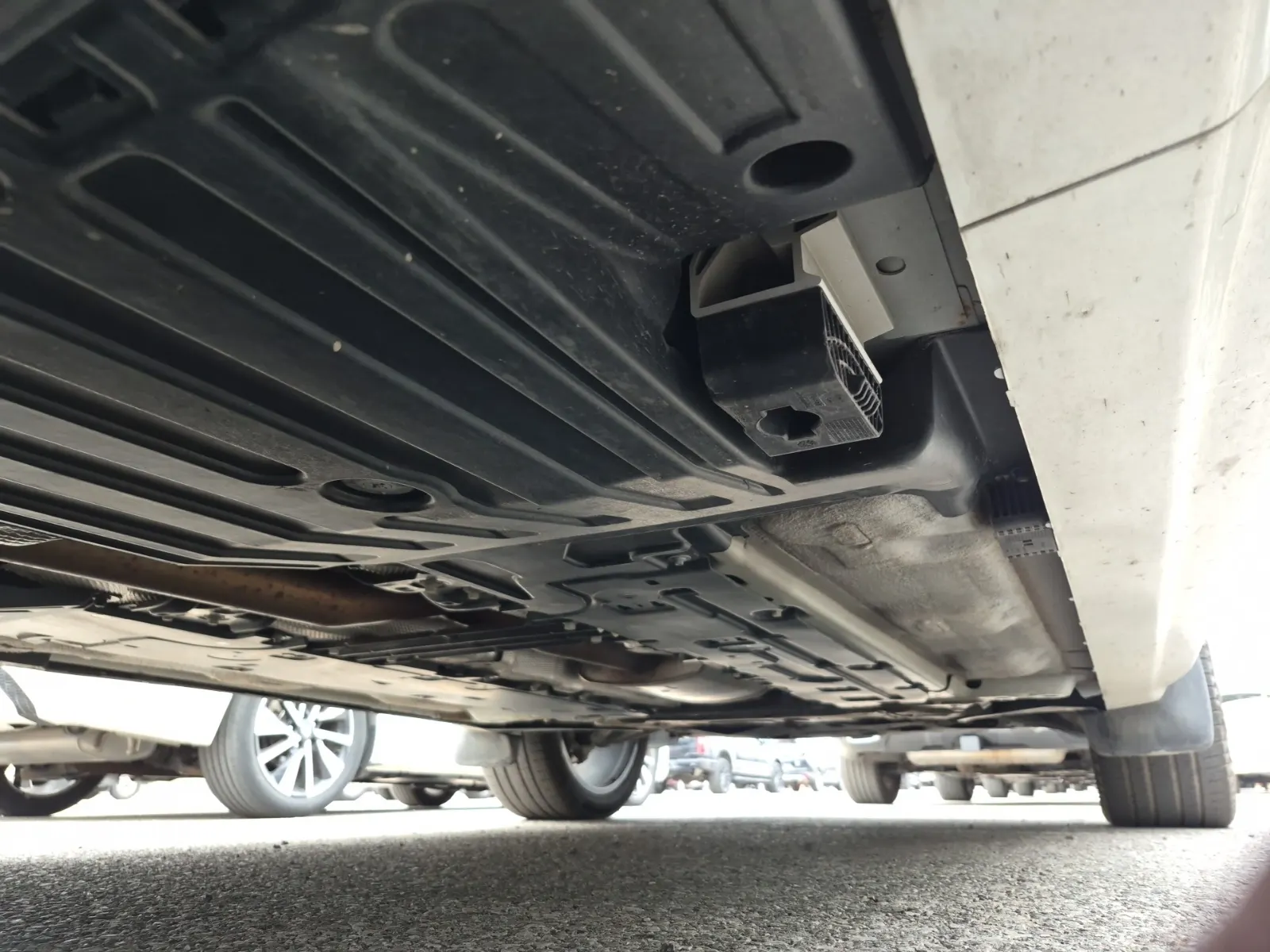 Undercarriage - Passenger Photo