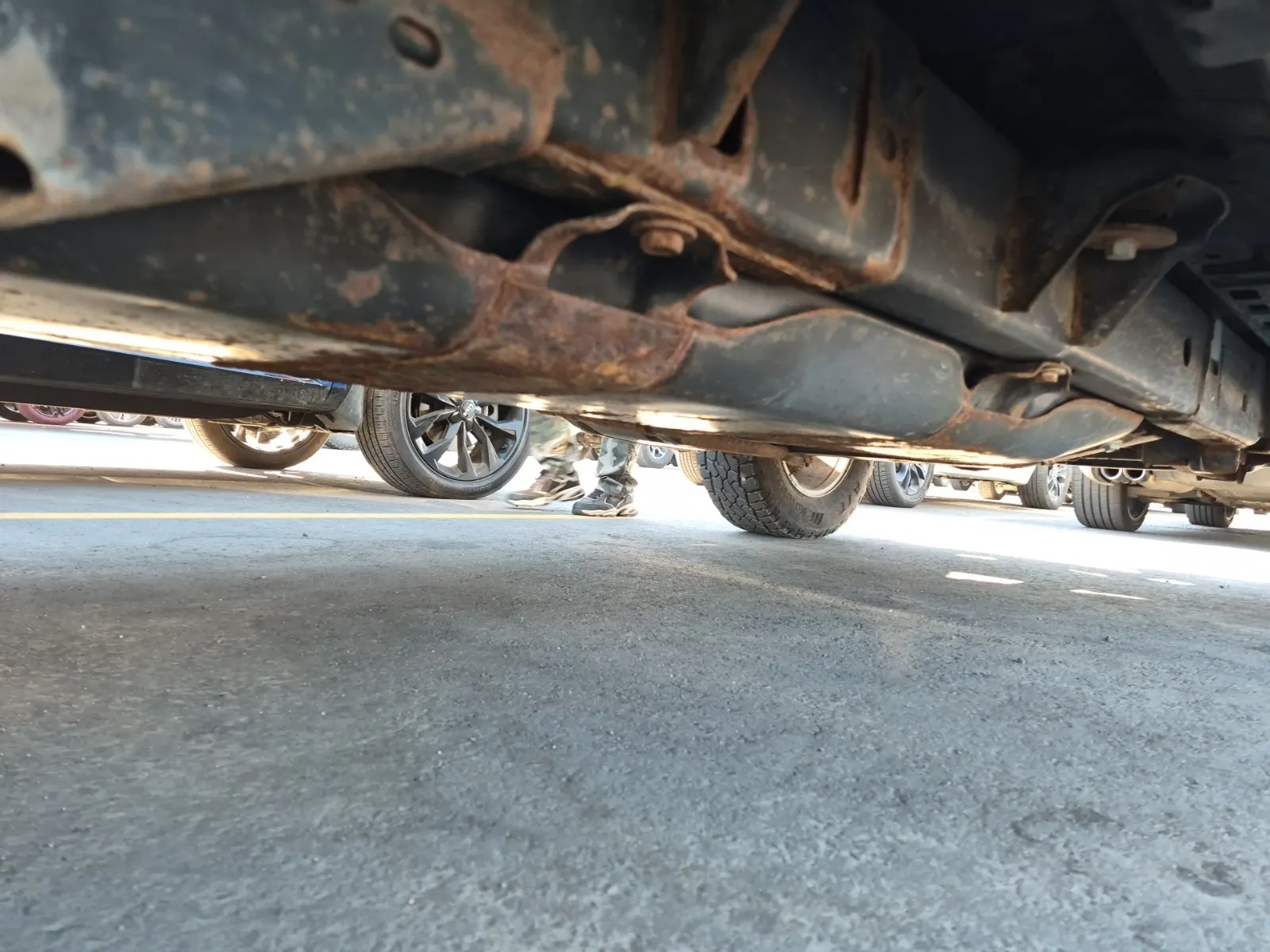 Undercarriage - Passenger Photo