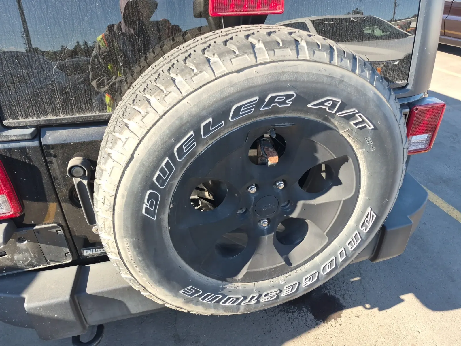 Spare Tire & Wheel Photo