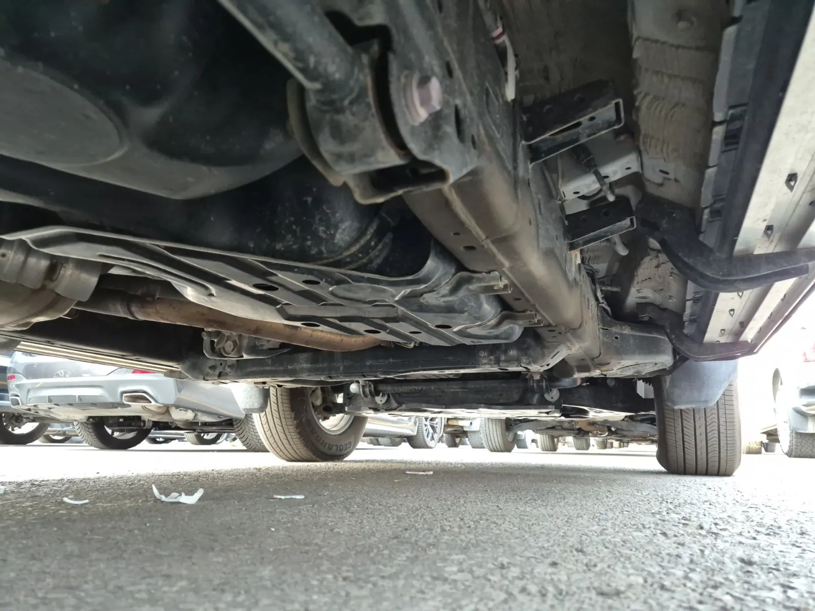 Undercarriage - Passenger Photo