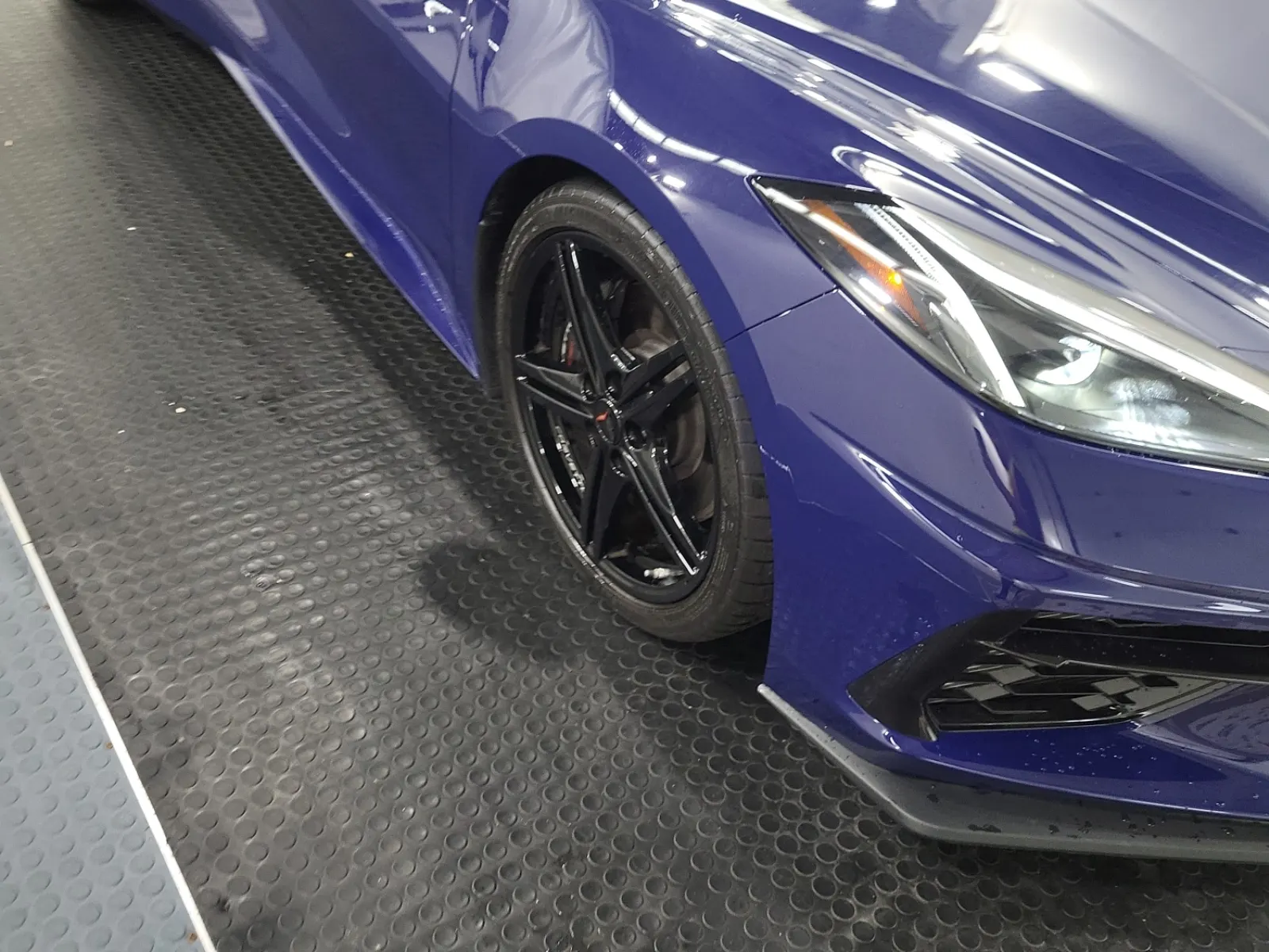 Right Front Wheel/Tire Photo