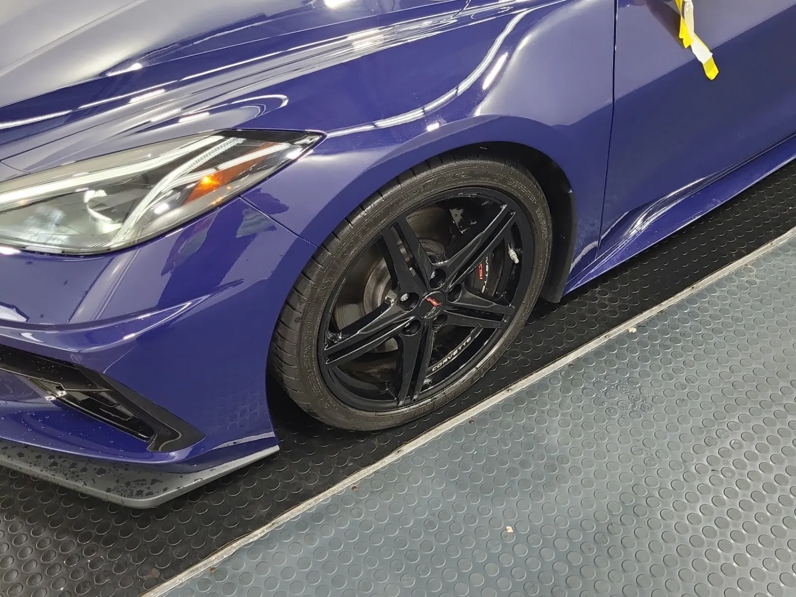 Front driver wheel/tire photo