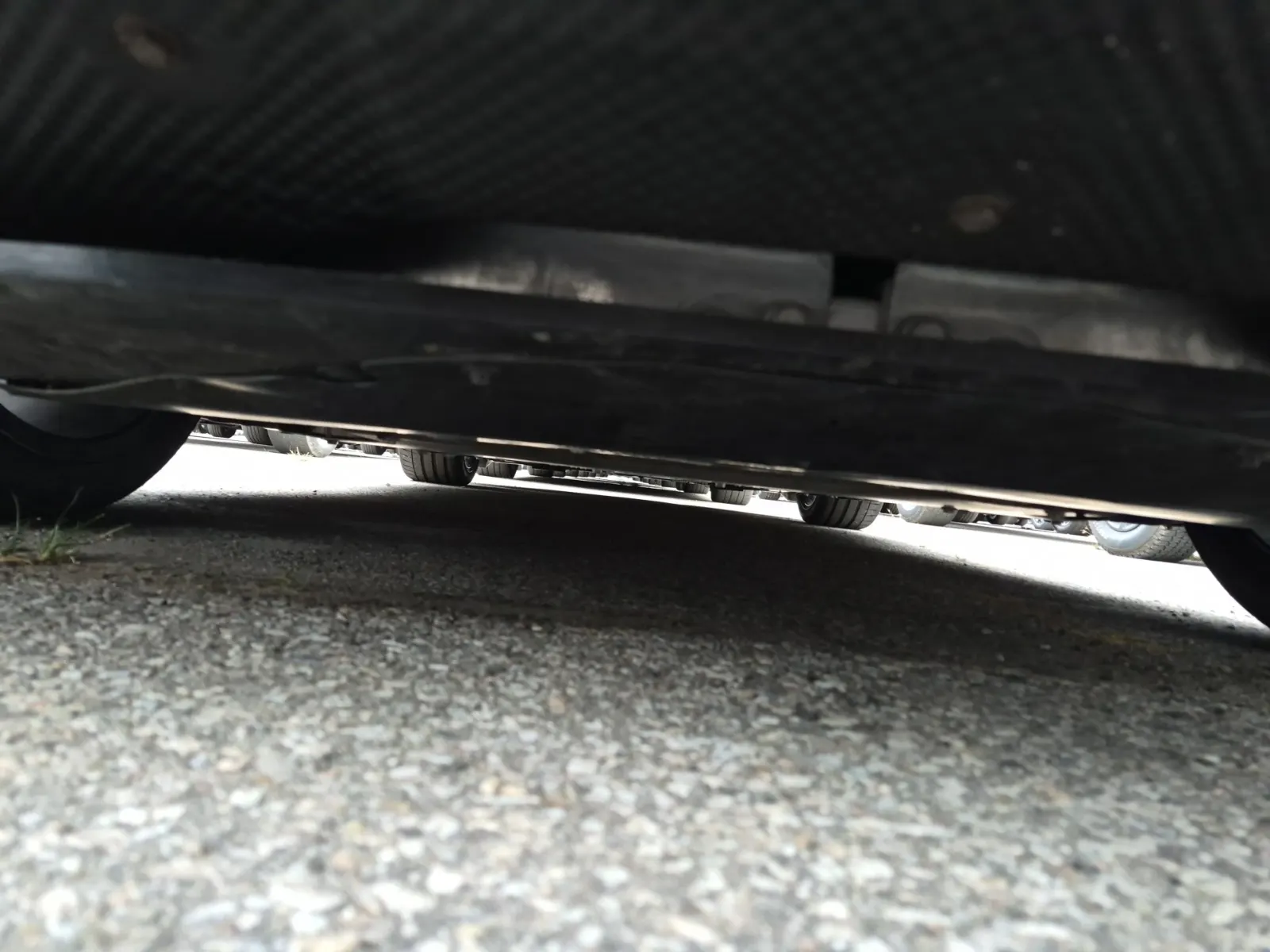 Undercarriage - Rear Photo