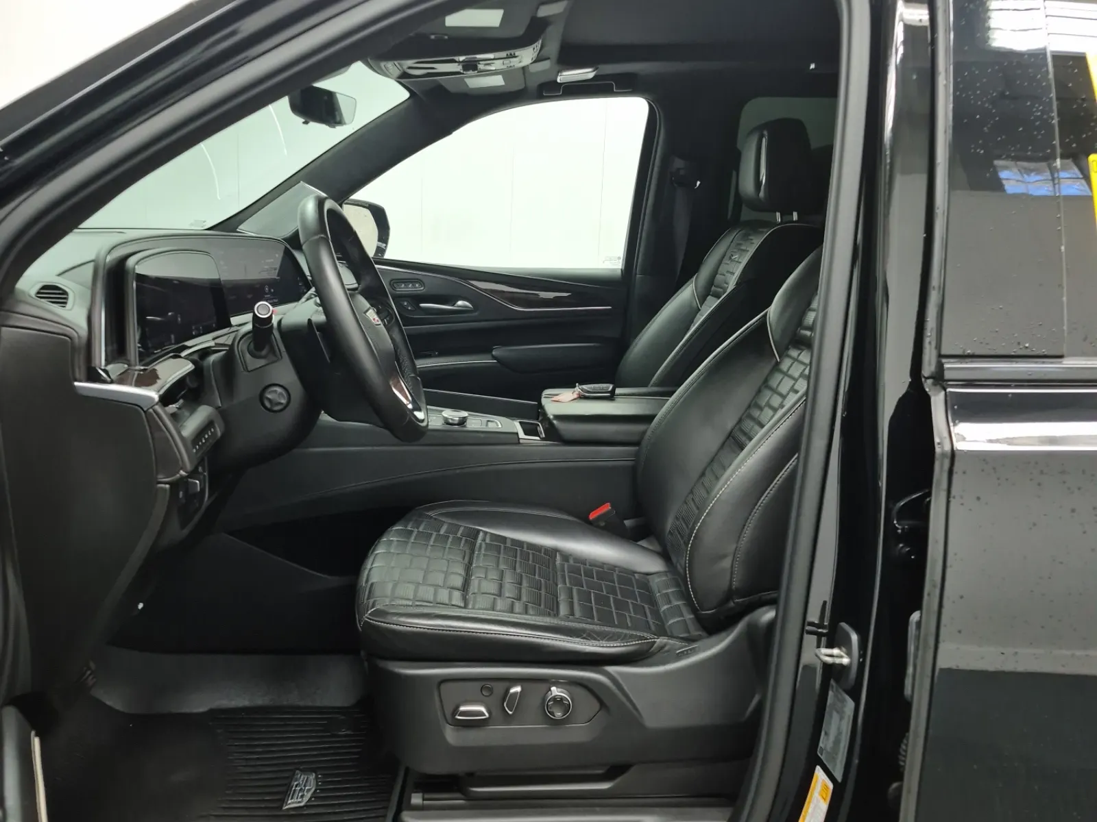 Front Interior Photo