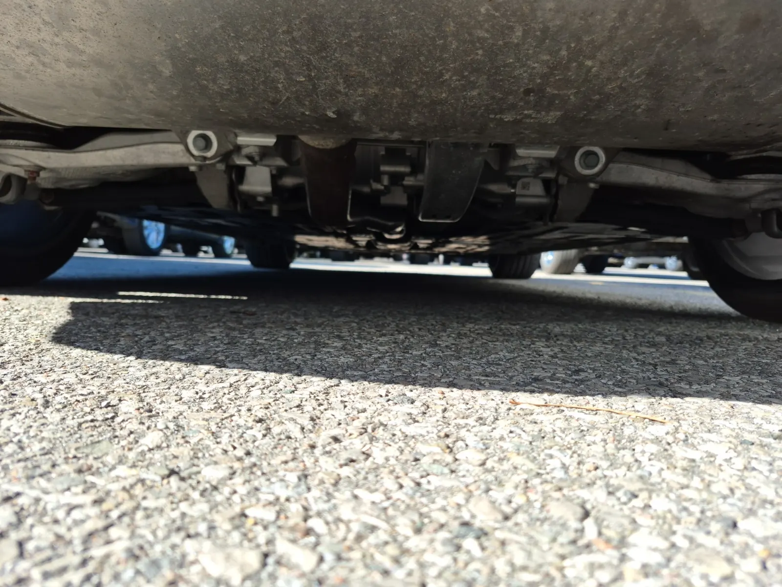 Undercarriage - Rear Photo