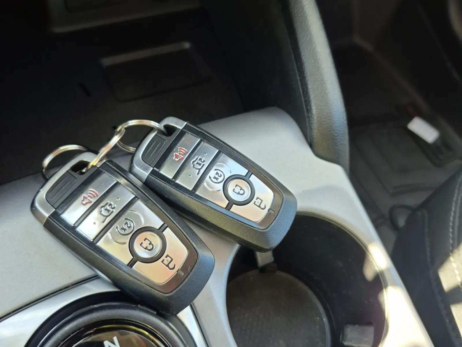 Keys/Fobs/Manual Photo