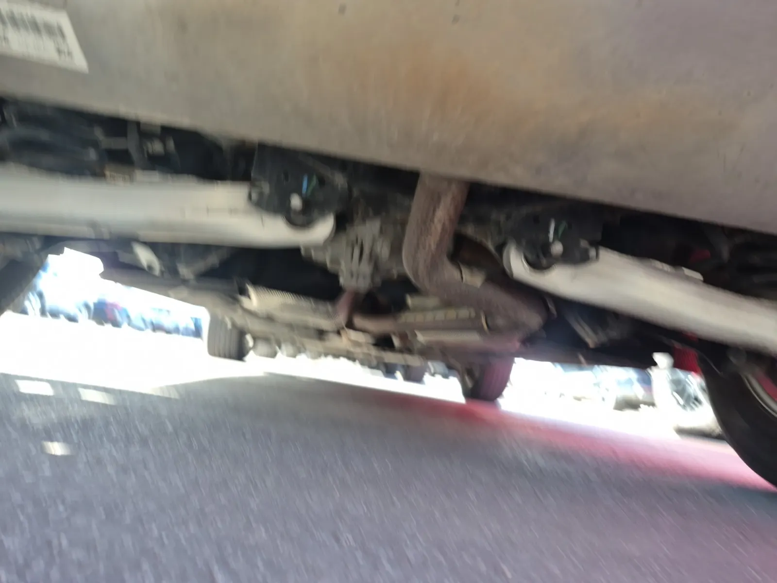 Undercarriage - Rear Photo
