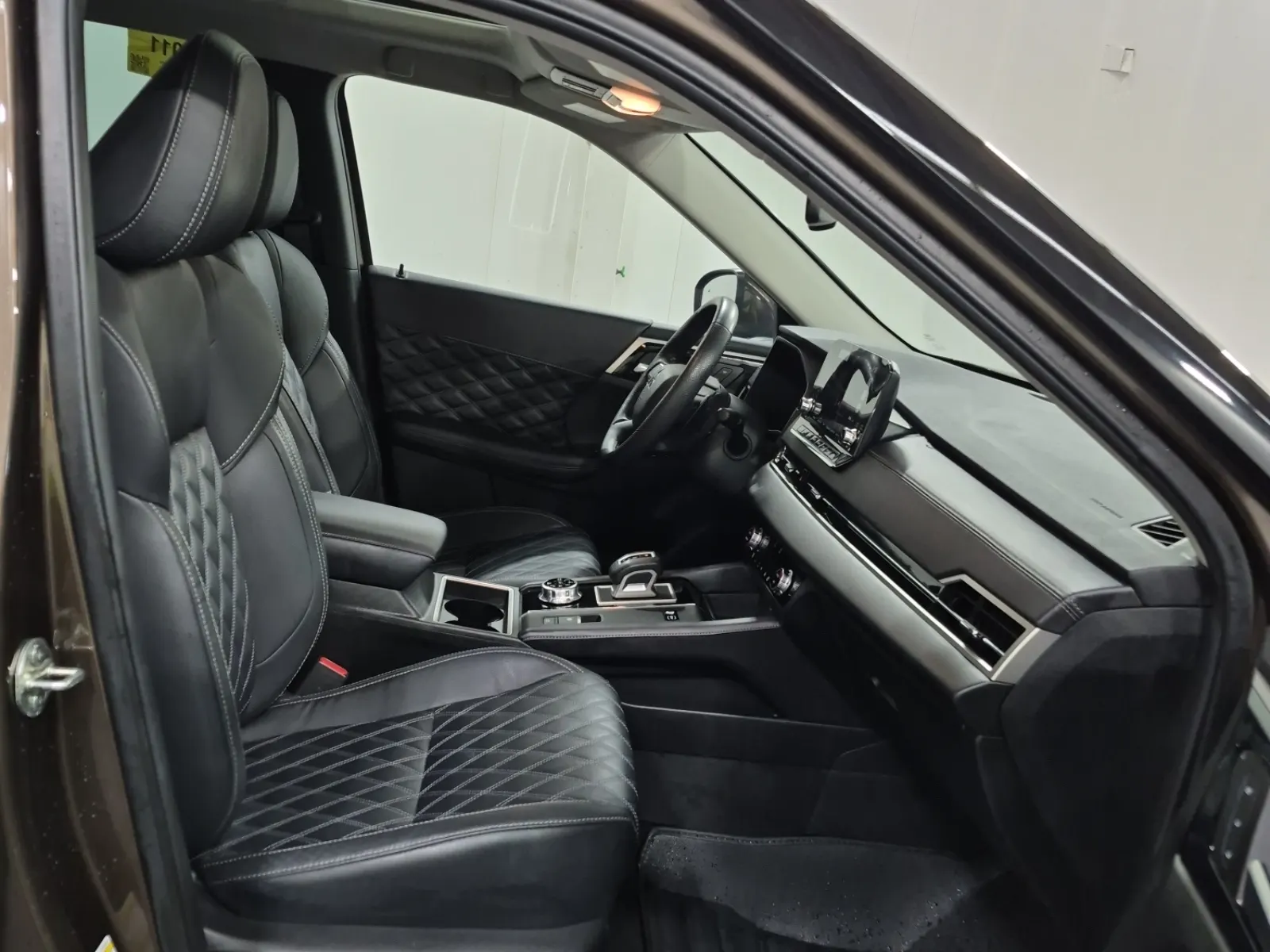 Right Side Interior Photo