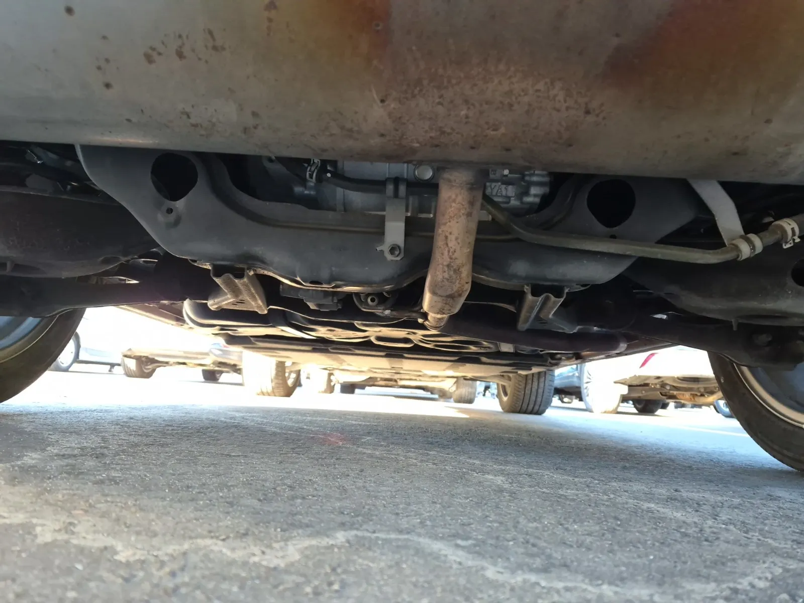 Undercarriage - Rear Photo