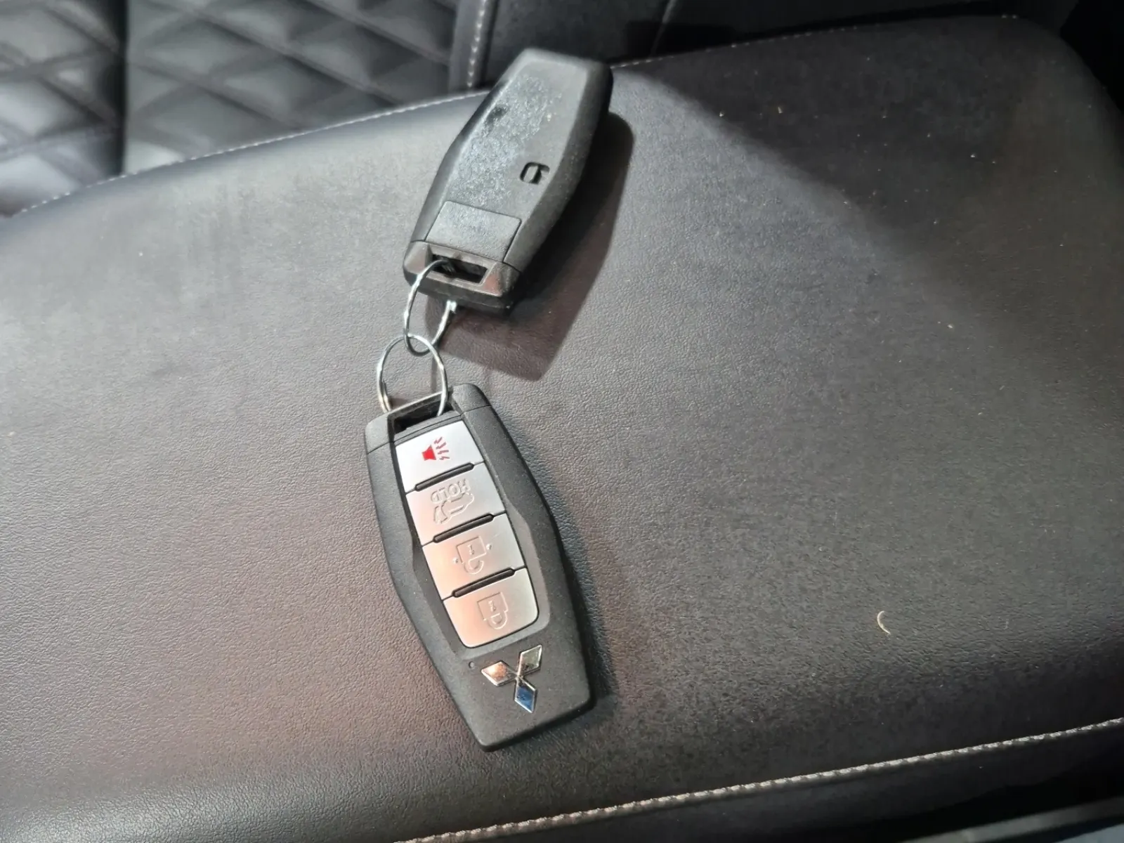 Keys/Fobs/Manual Photo