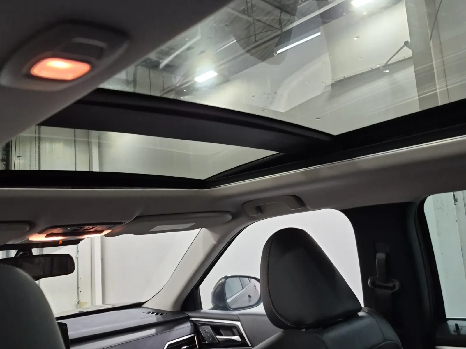 Interior Roof Photo