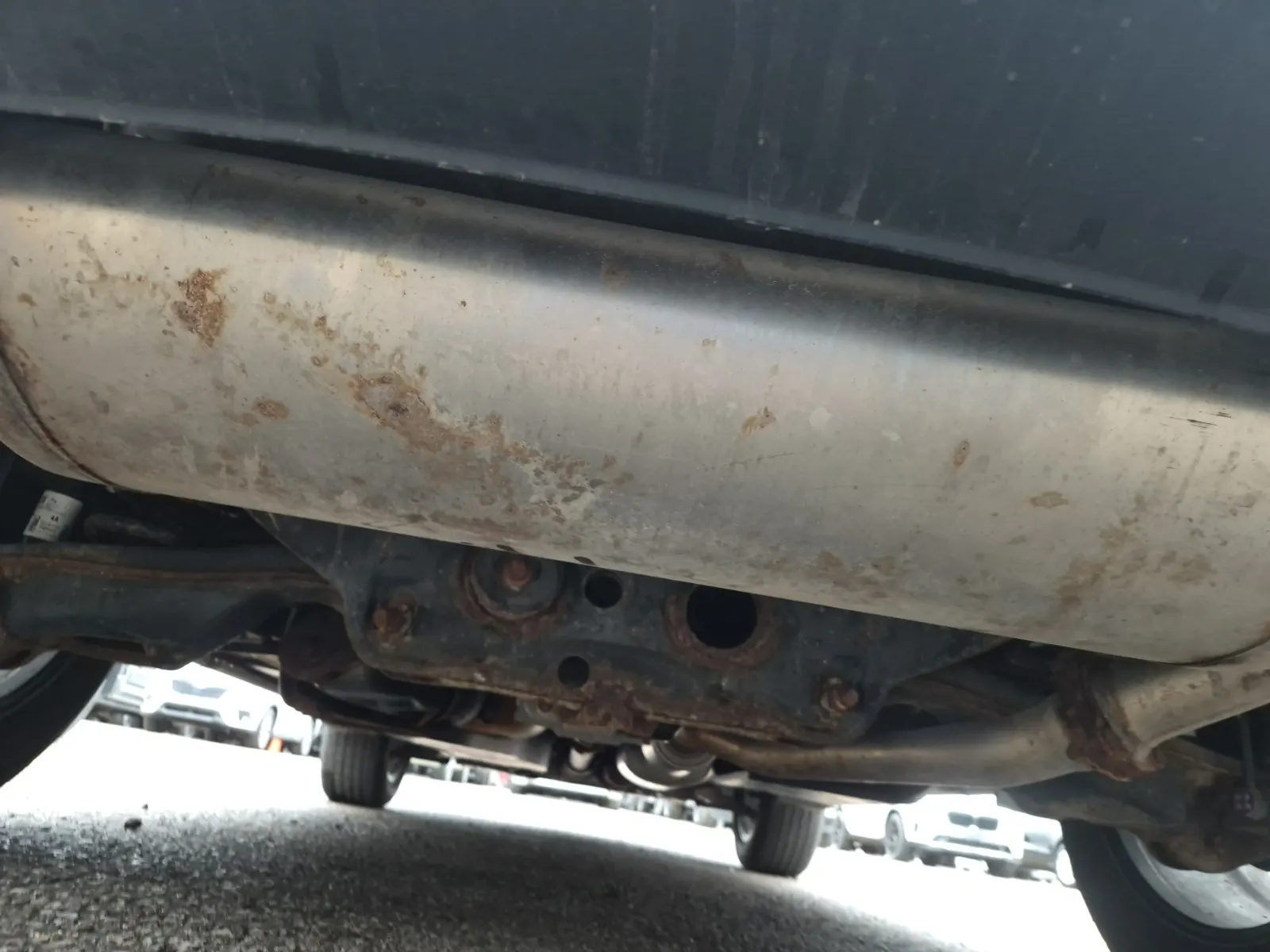 Undercarriage - Rear Photo