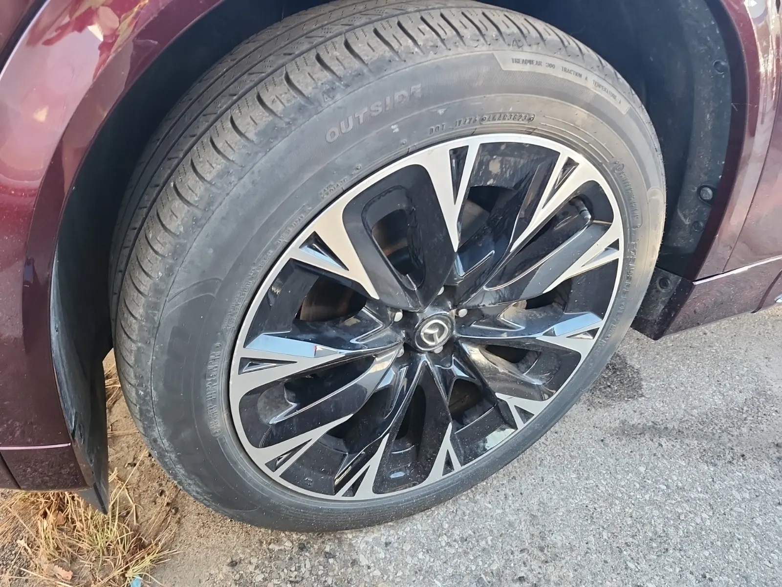 Front driver wheel/tire photo