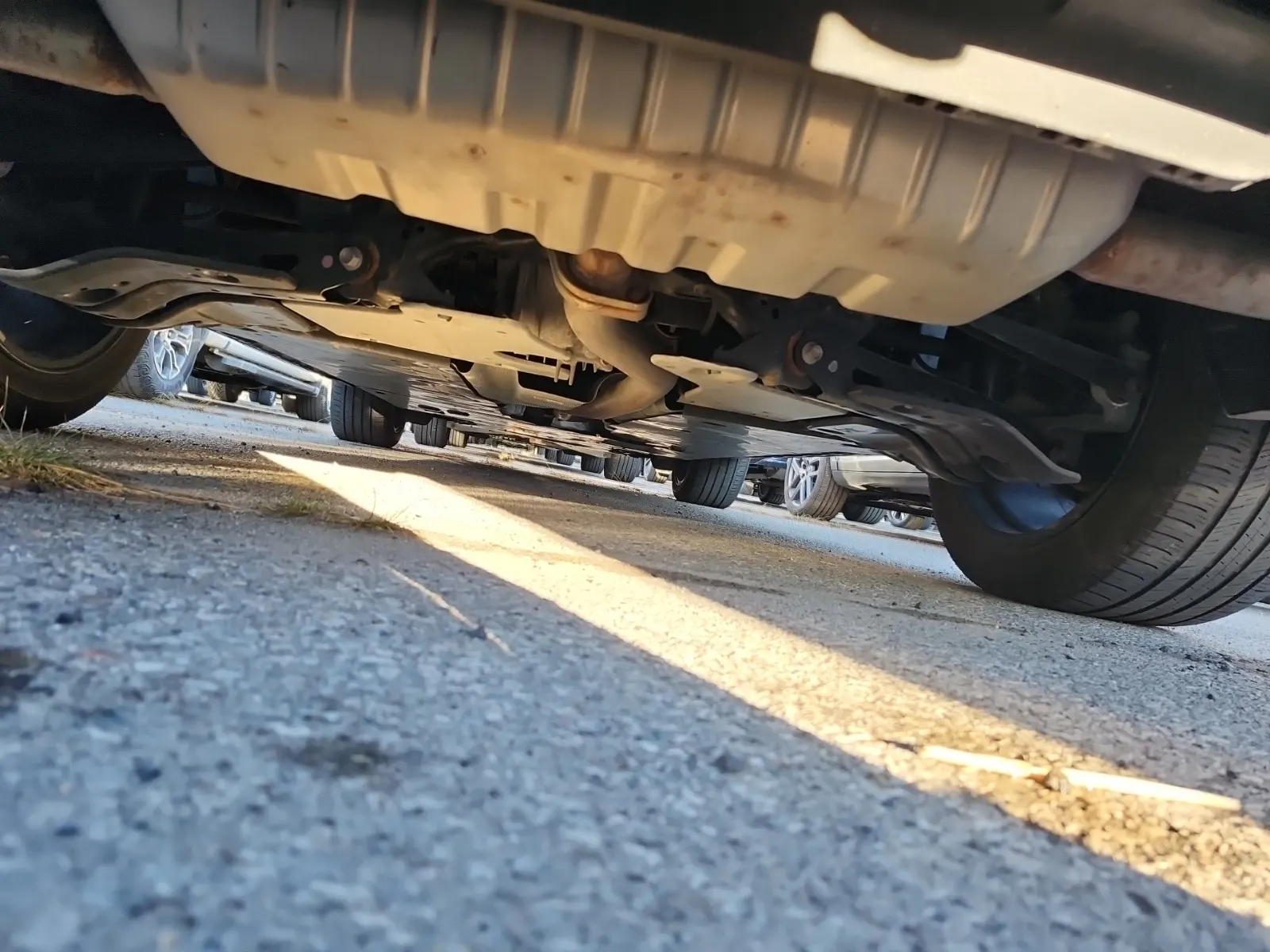 Undercarriage - Rear Photo