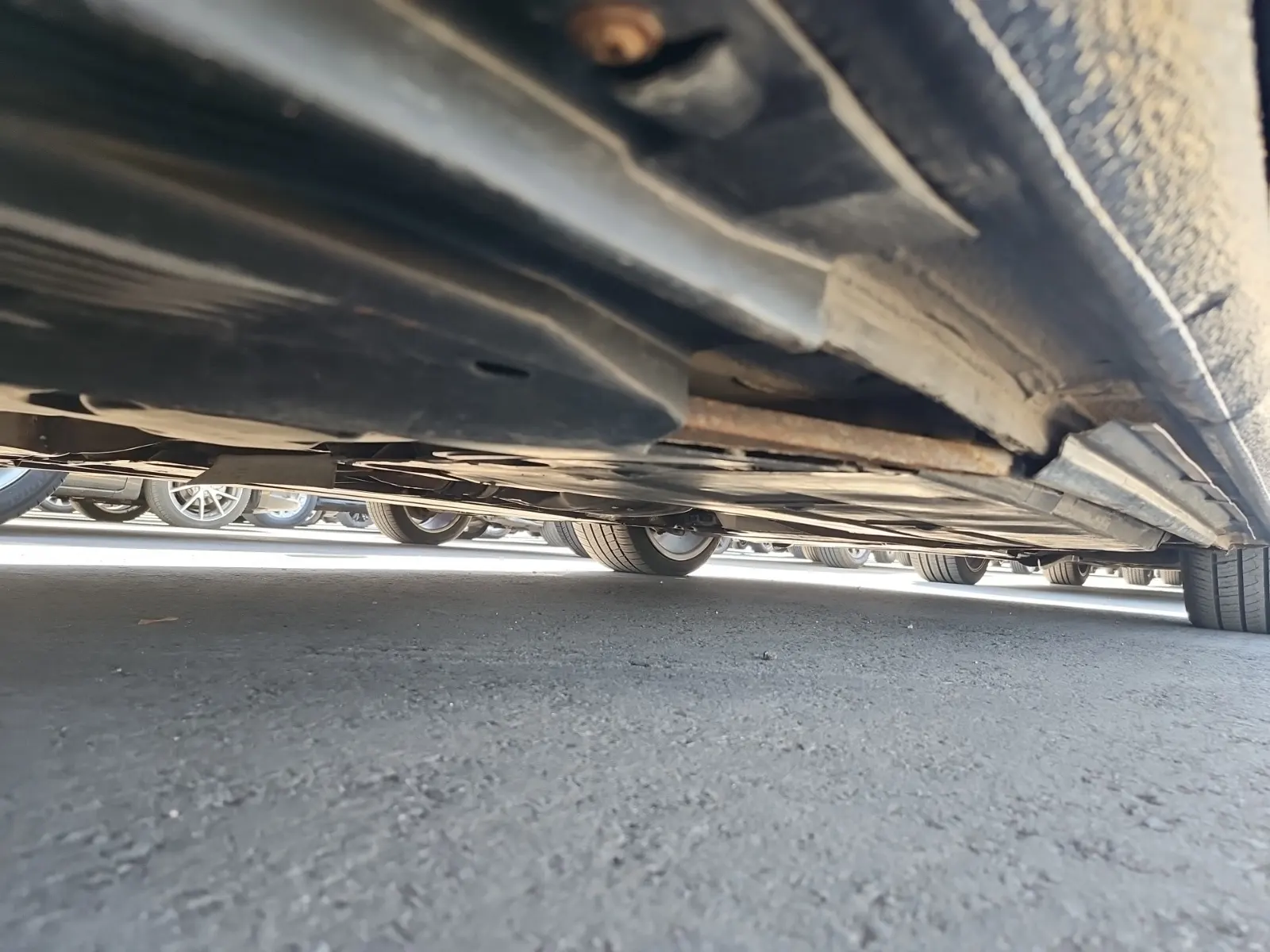 Undercarriage - Passenger Photo