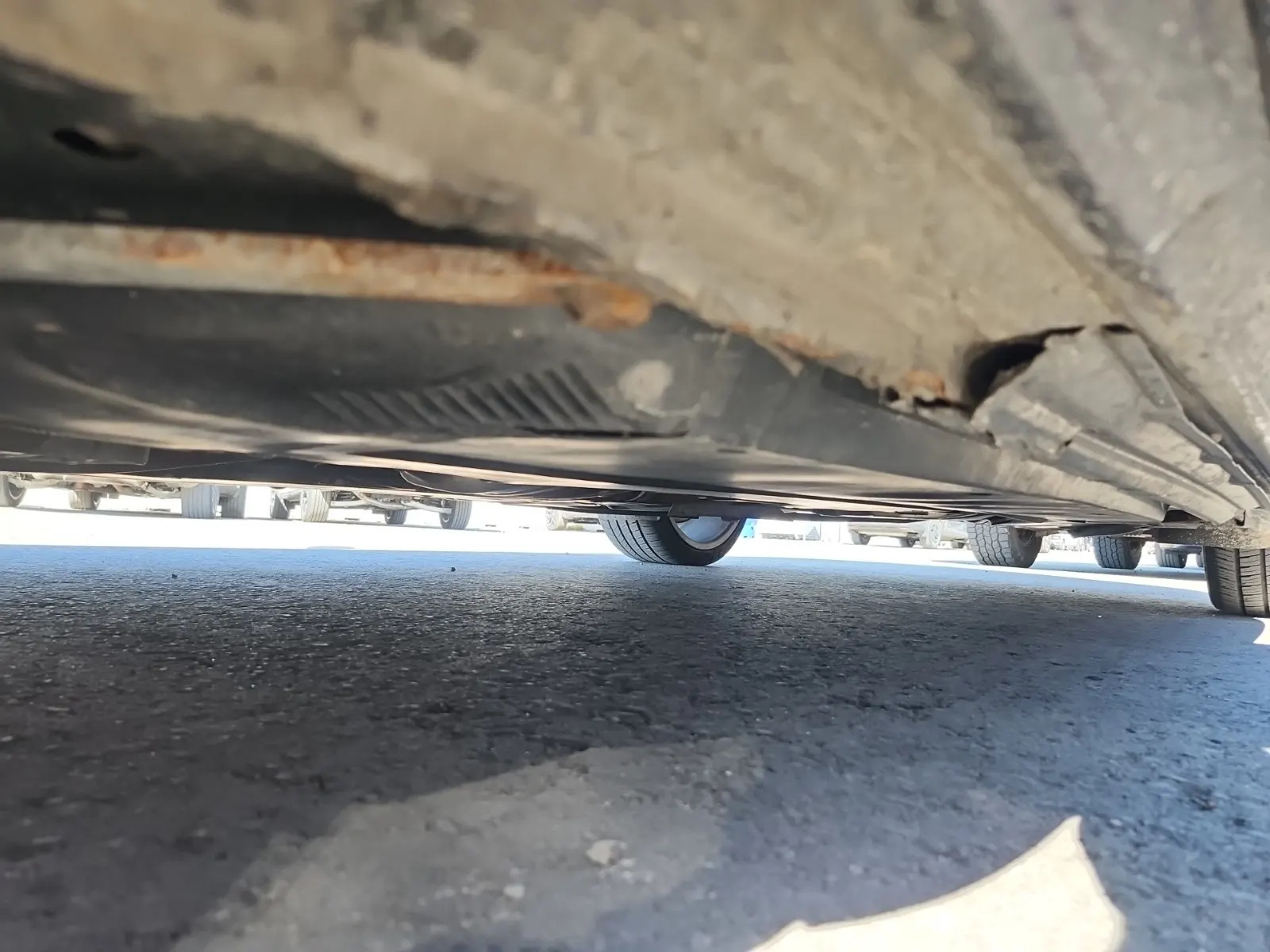 Undercarriage - Driver Photo