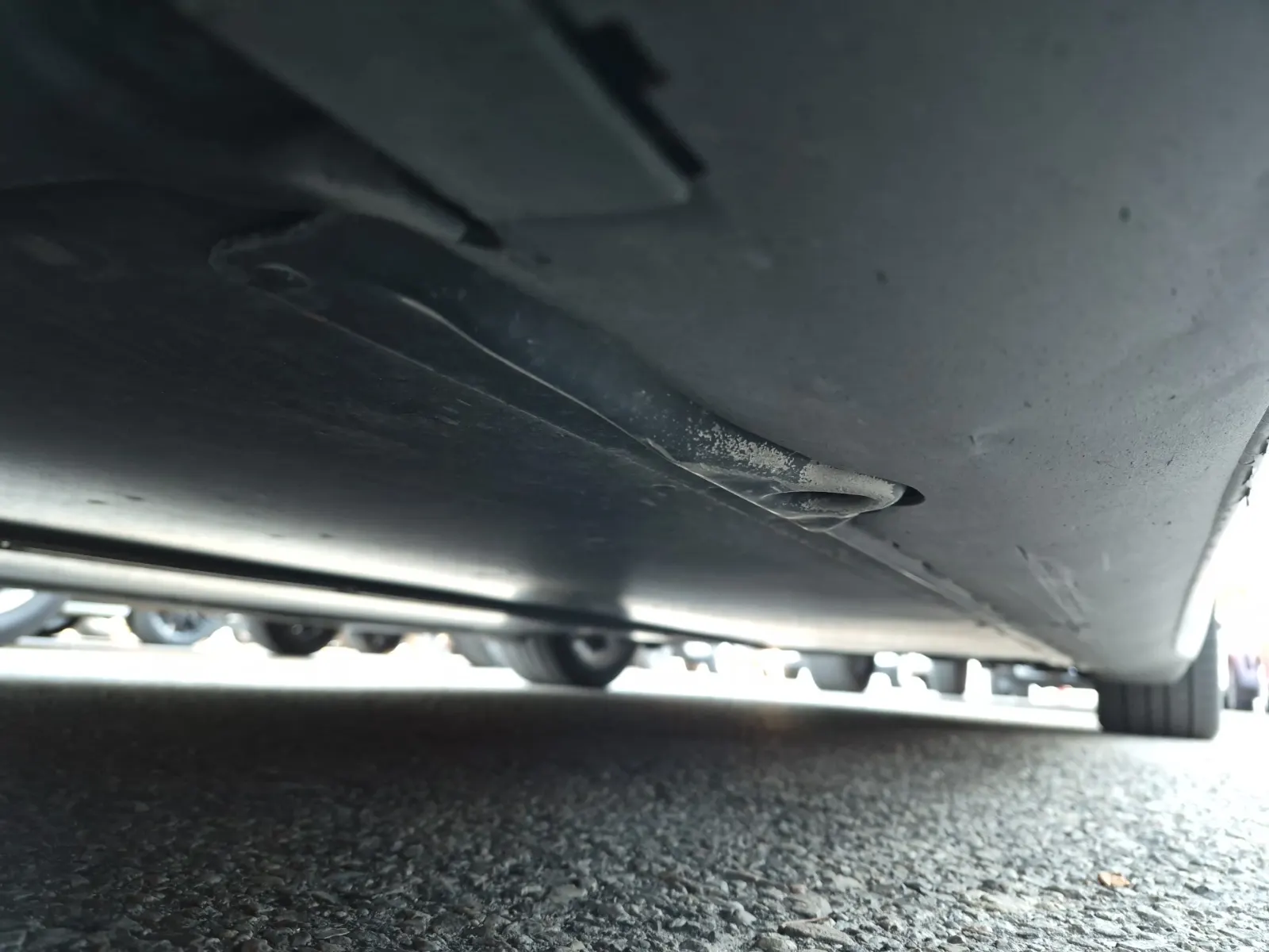 Undercarriage - Driver Photo