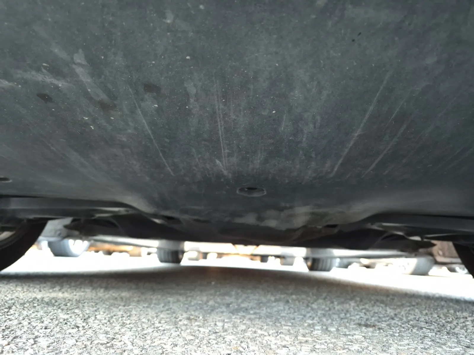 Undercarriage - Rear Photo