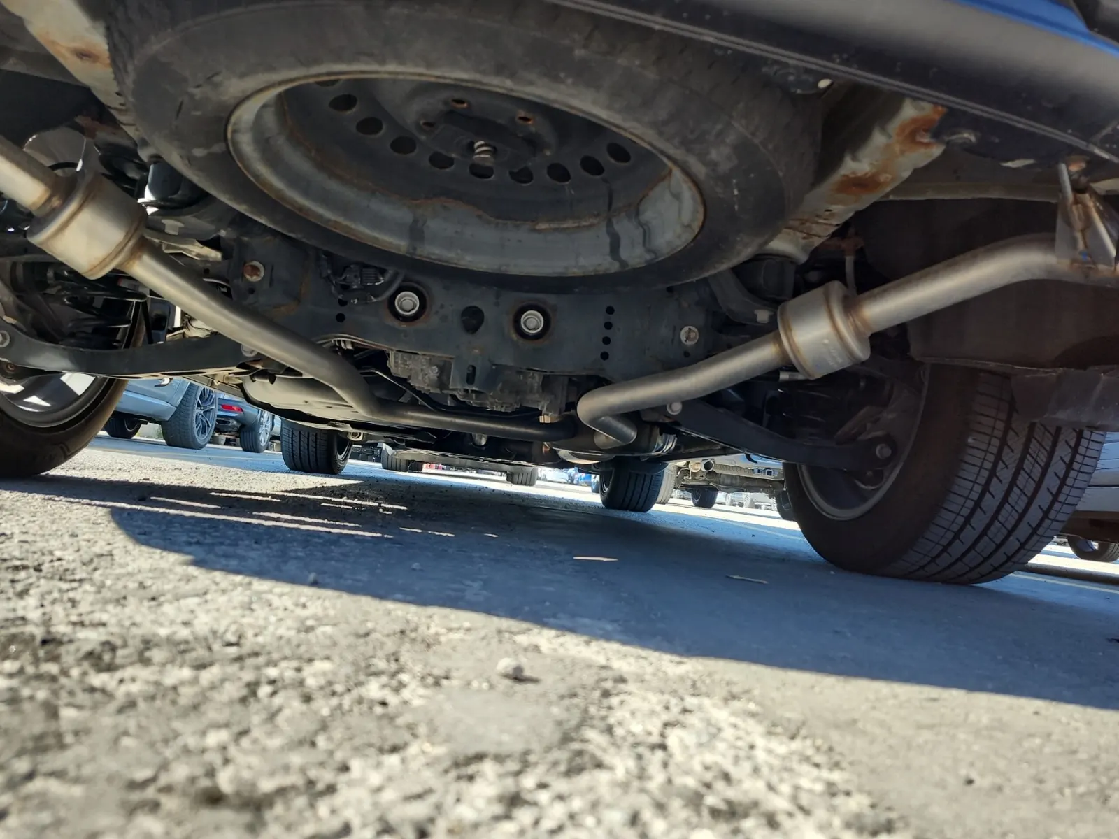 Undercarriage - Rear Photo