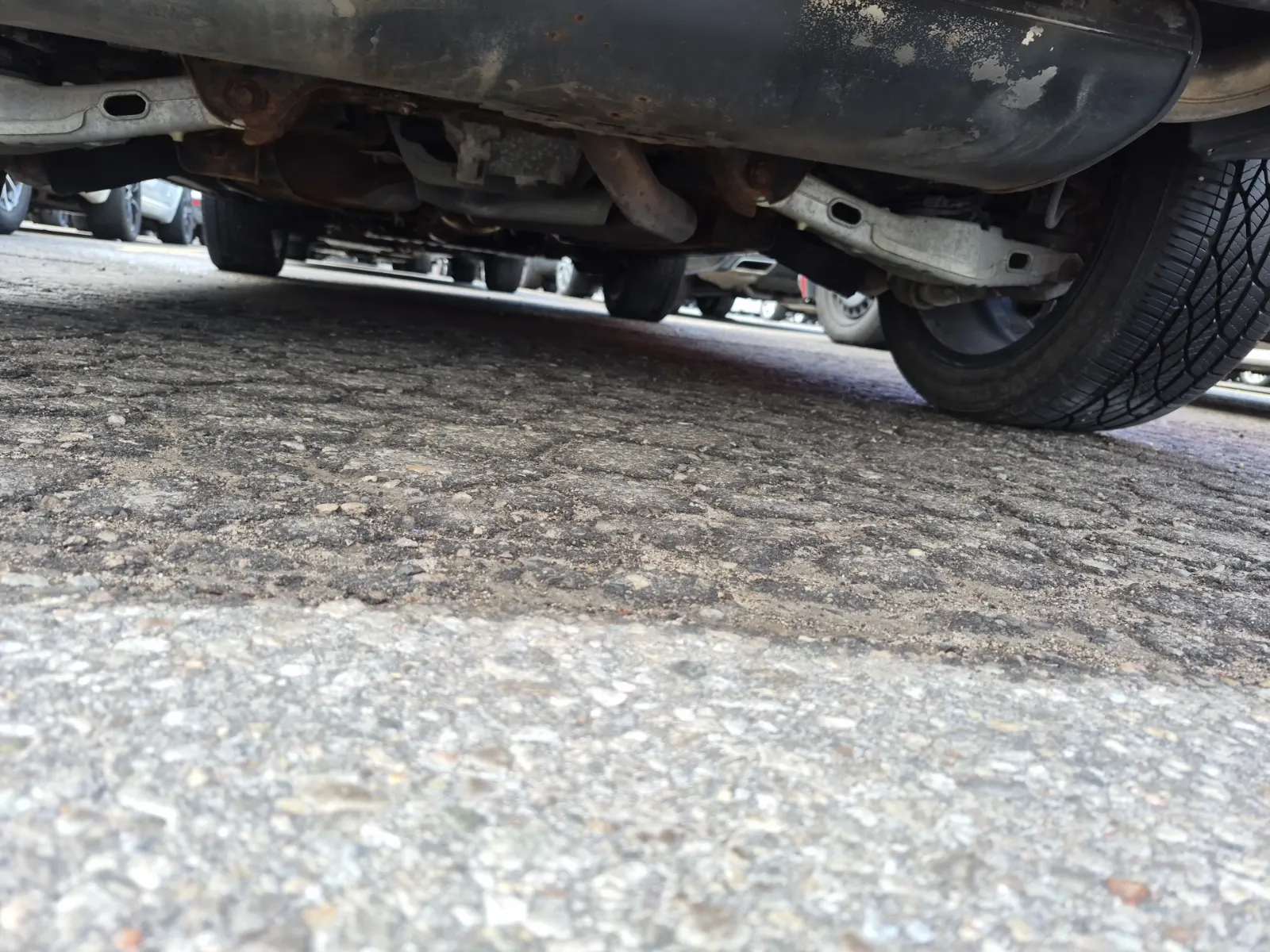 Undercarriage - Rear Photo