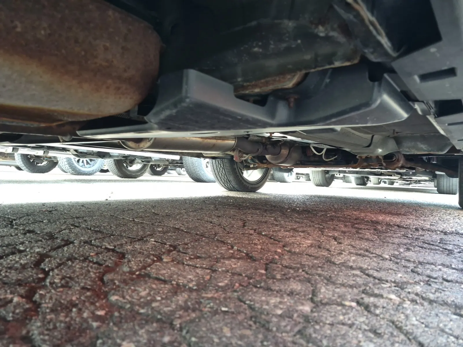 Undercarriage - Passenger Photo