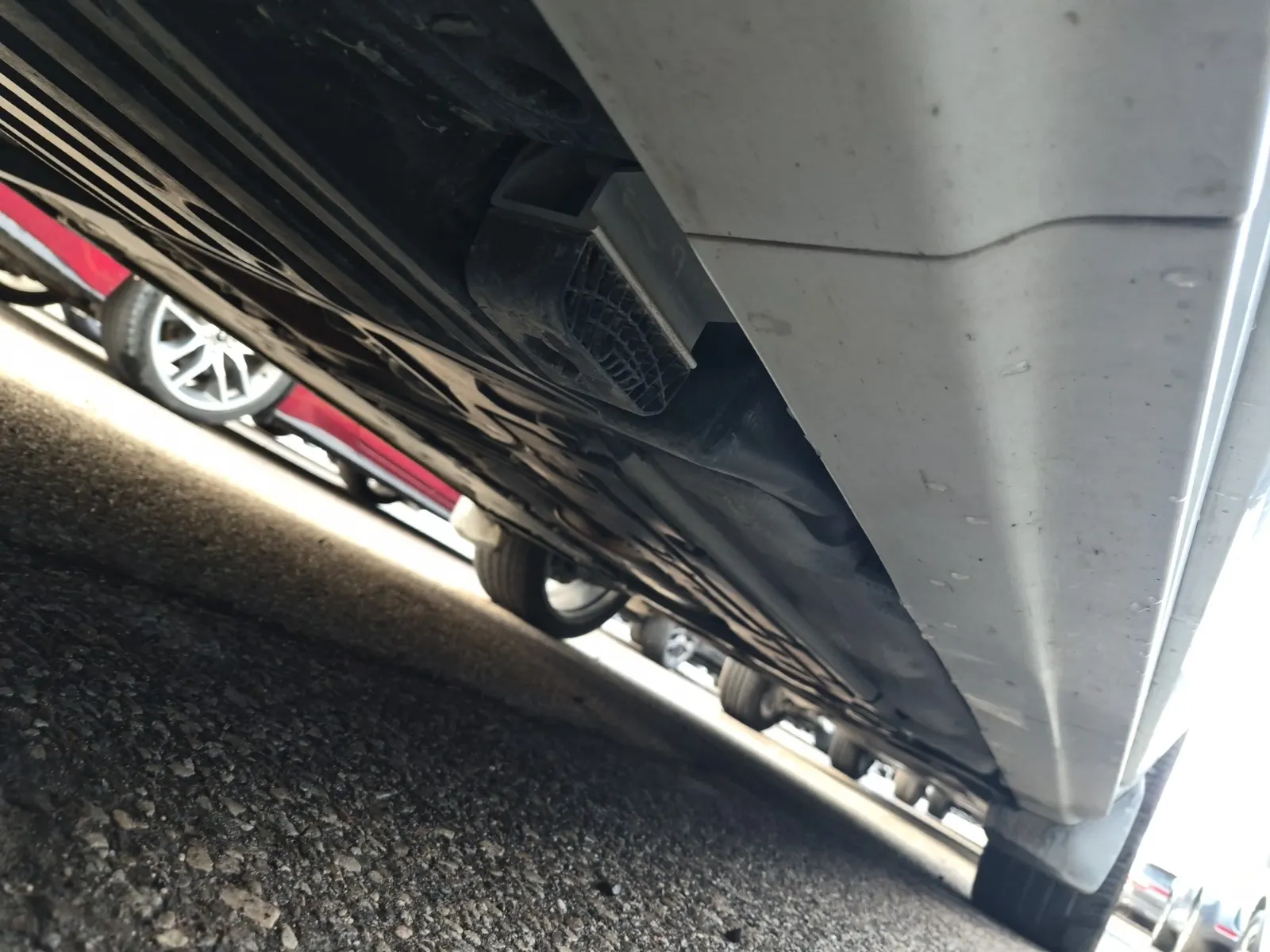 Undercarriage - Passenger Photo