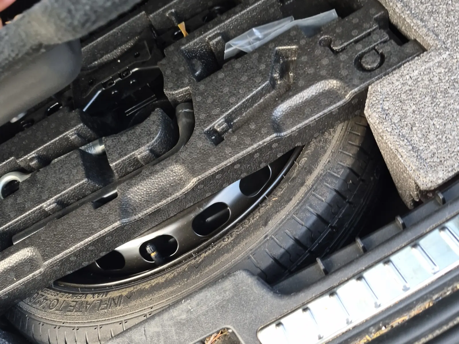 Spare Tire & Wheel Photo