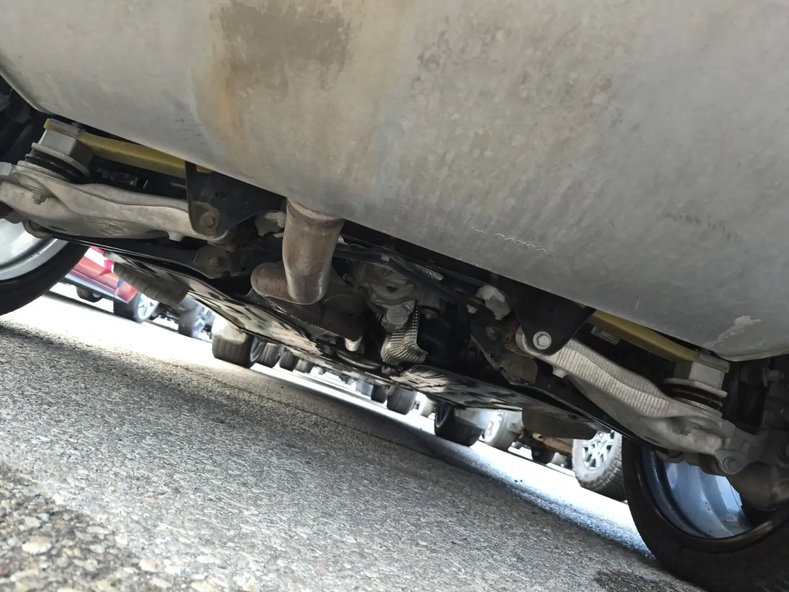 Undercarriage - Rear Photo