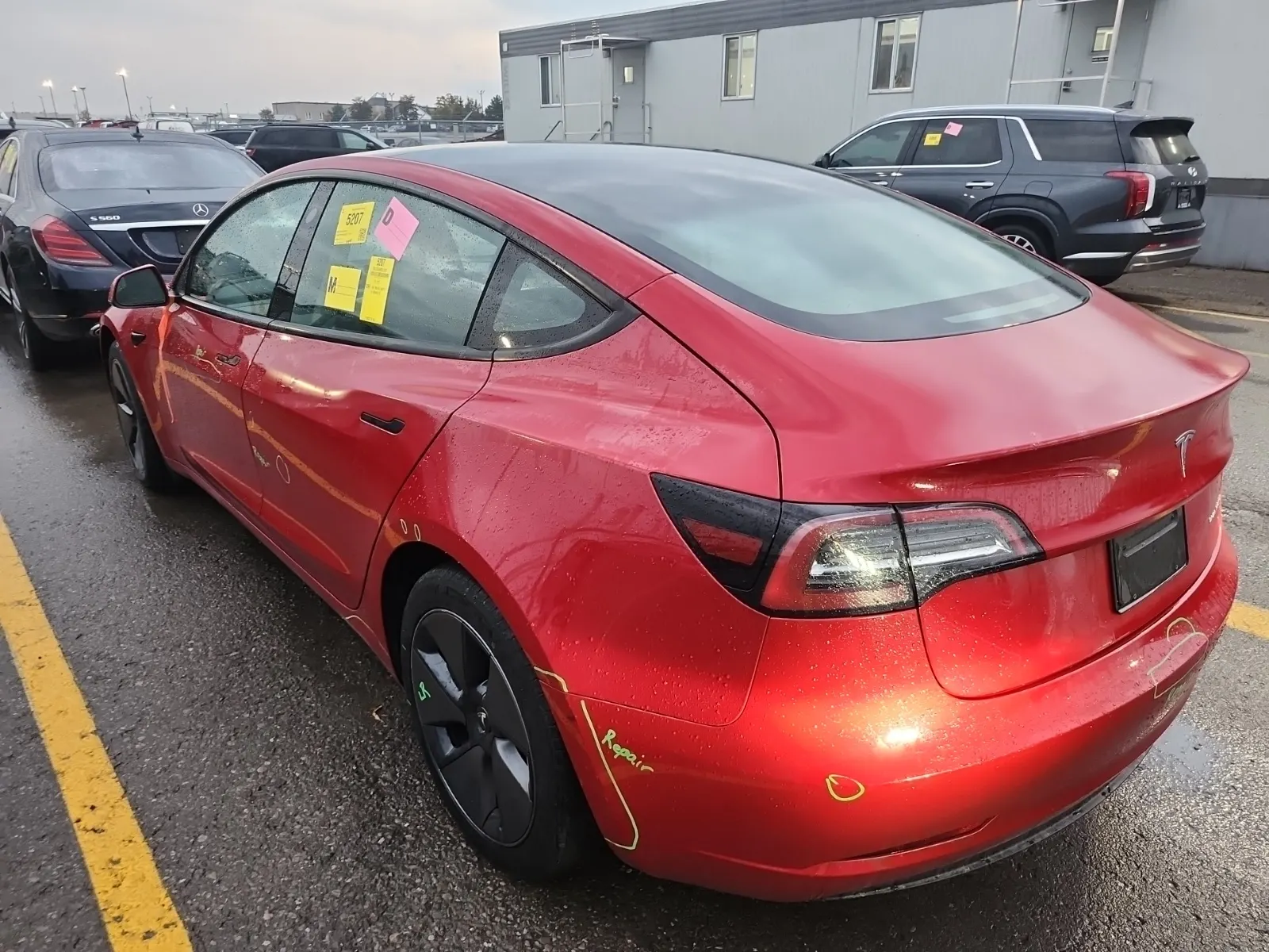 Driver Rear 3/4 Photo