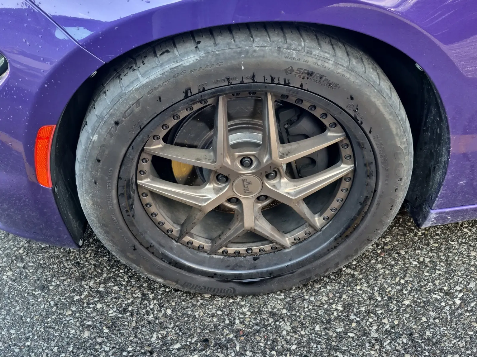 Front driver wheel/tire photo