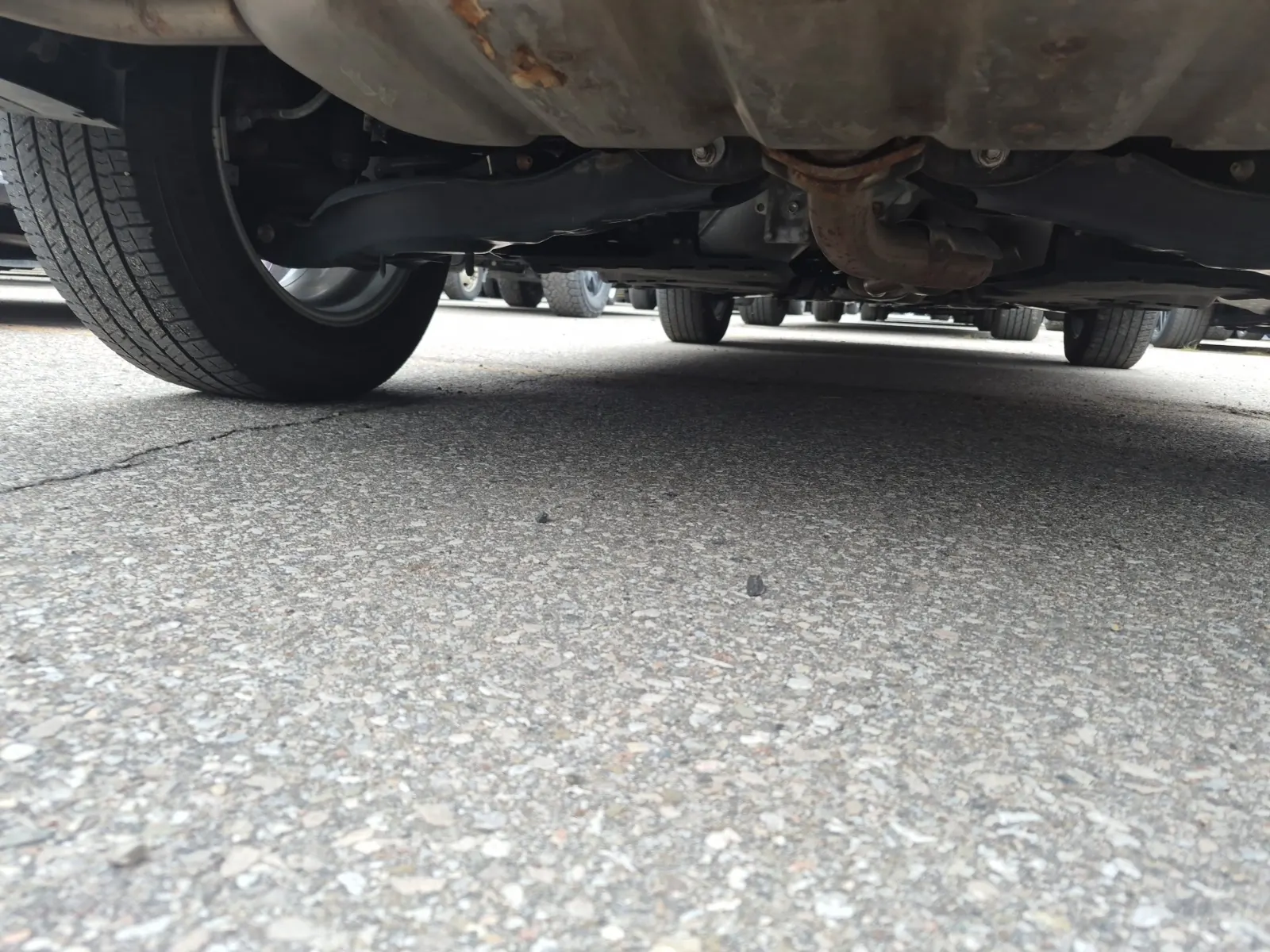 Undercarriage - Rear Photo