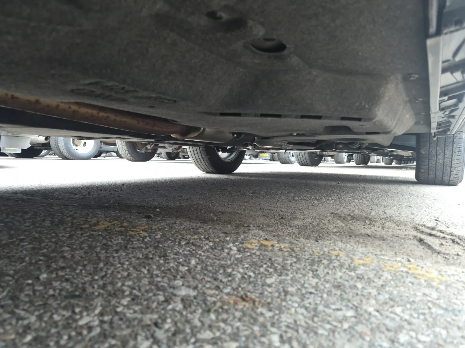 Undercarriage - Passenger Photo