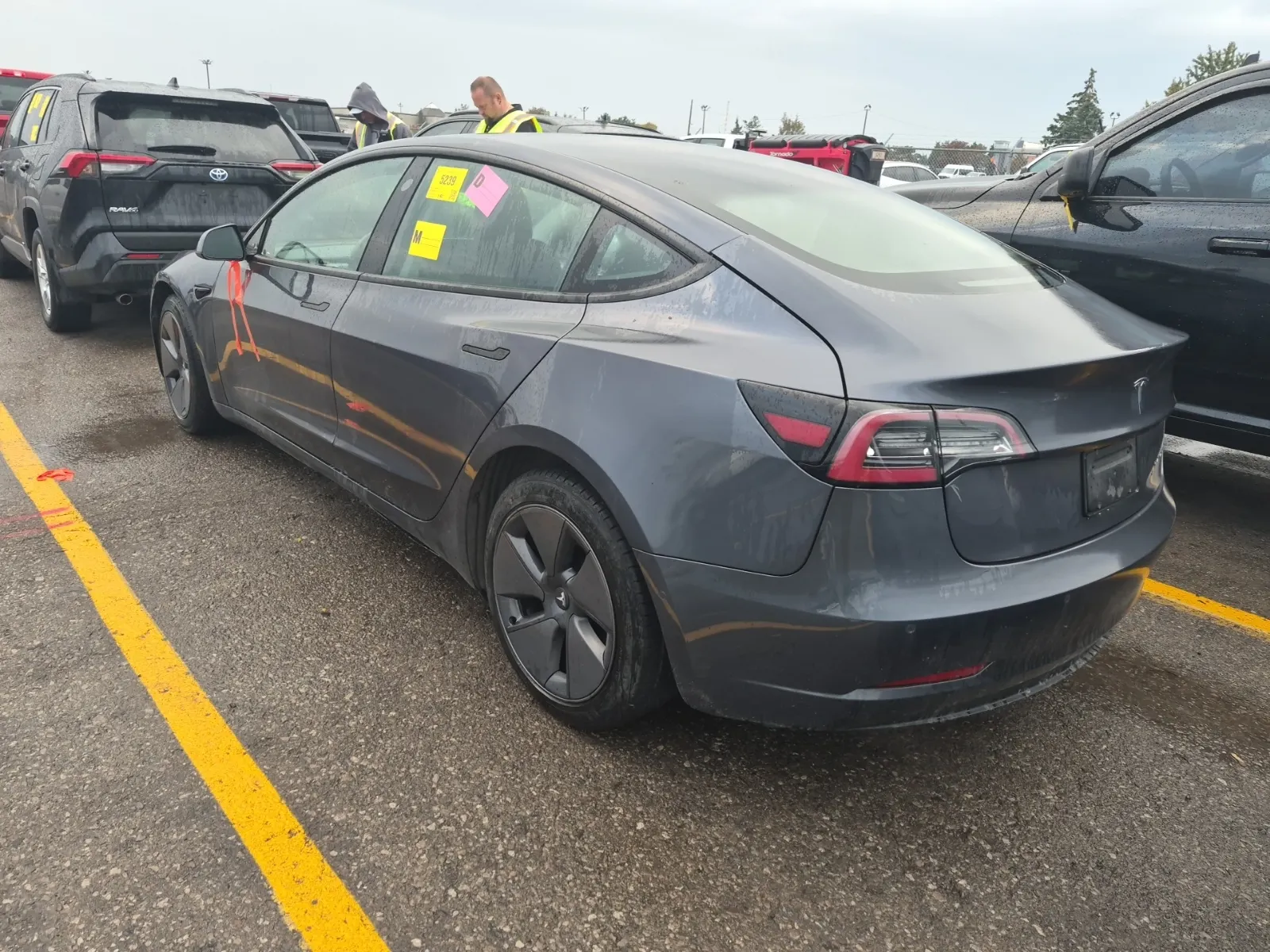 Driver Rear 3/4 Photo
