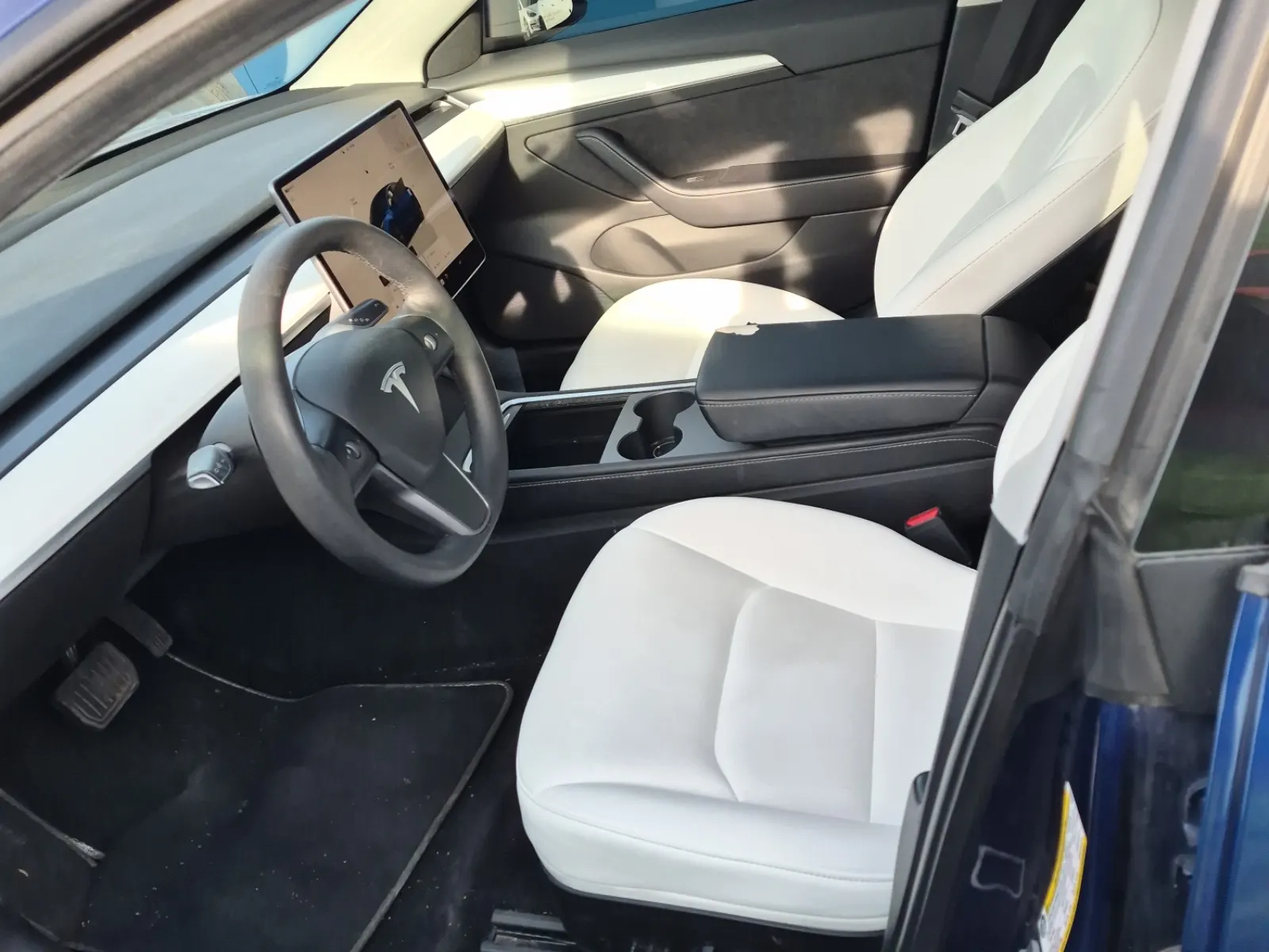 Front Interior Photo