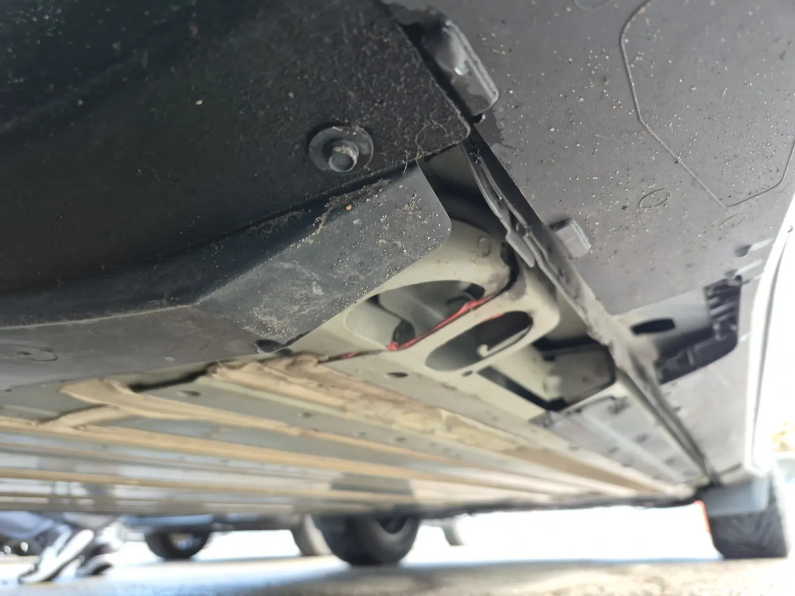 Undercarriage - Driver Photo
