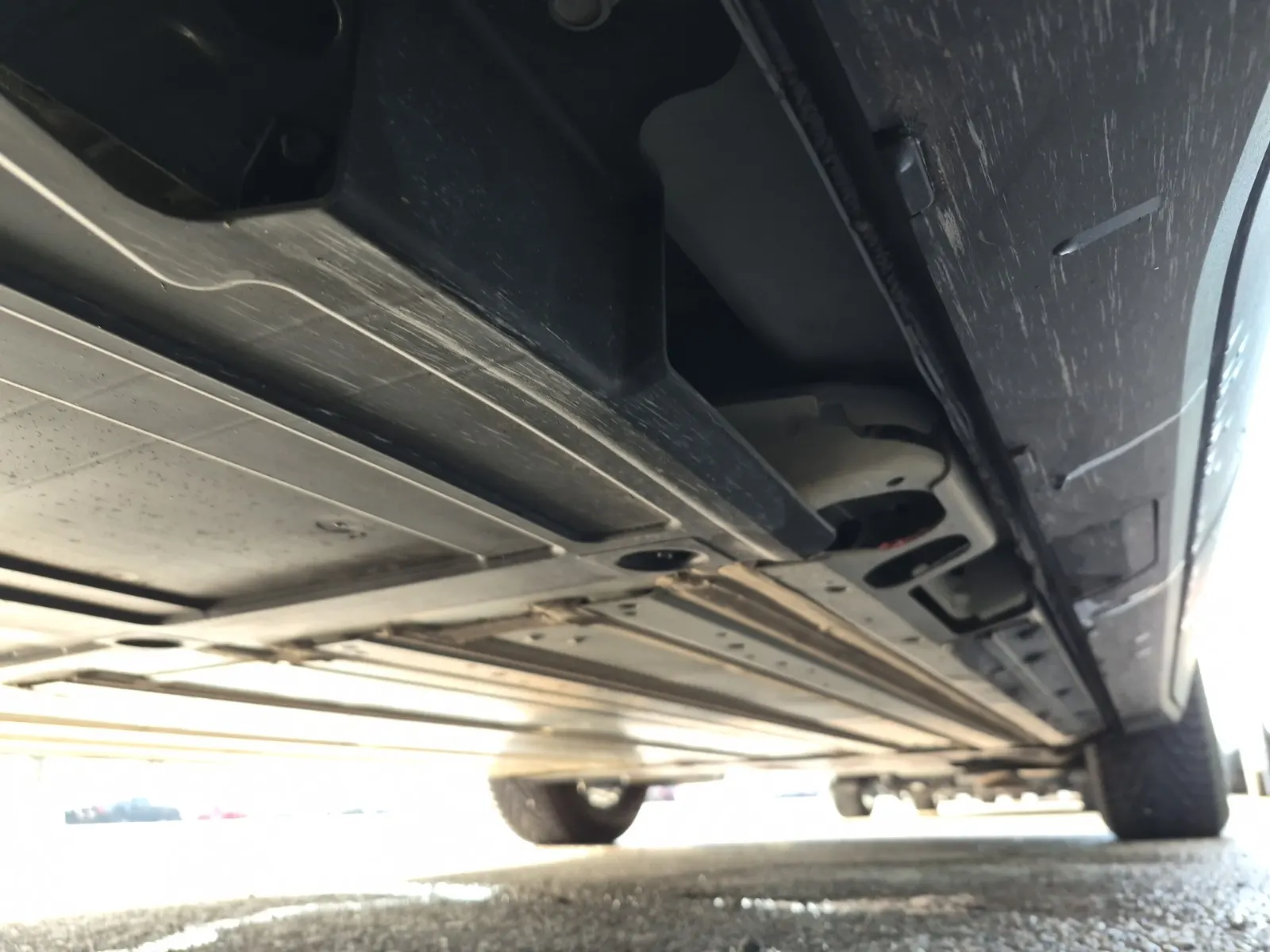 Undercarriage - Passenger Photo