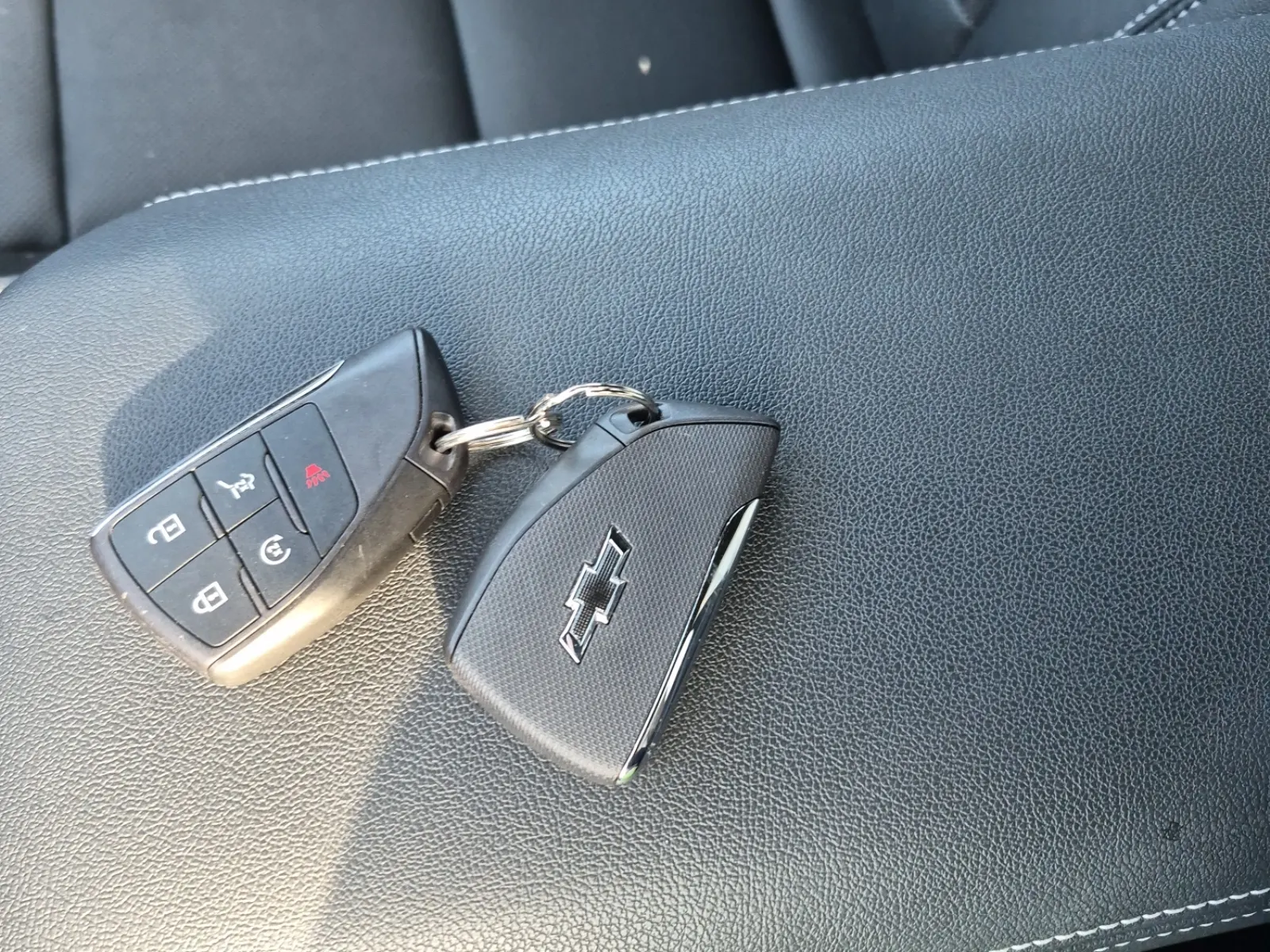 Keys/Fobs/Manual Photo