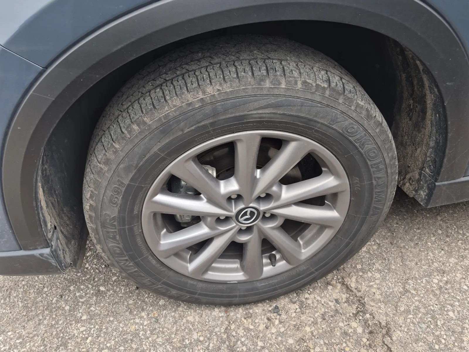 Front driver wheel/tire photo