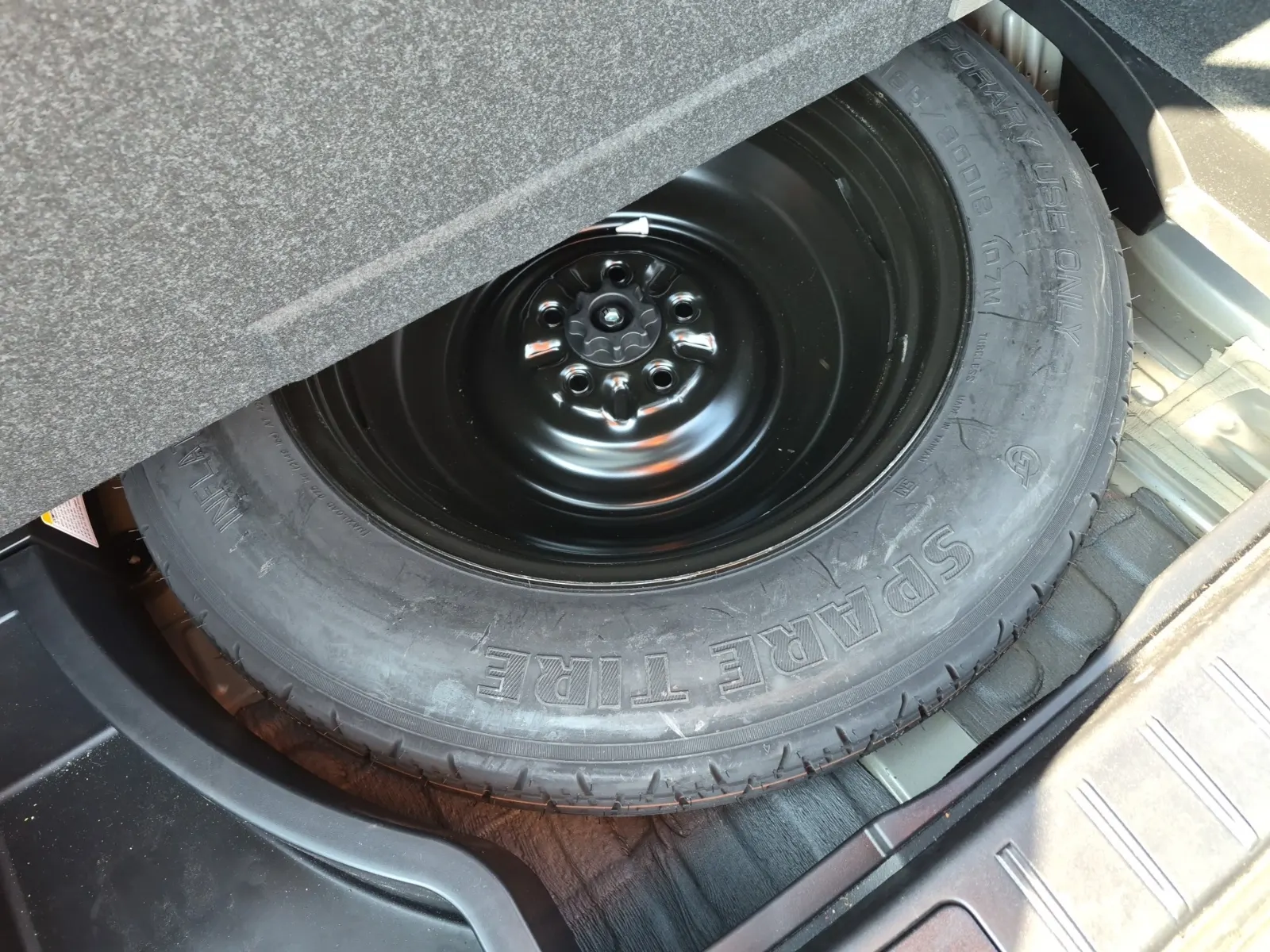 Spare Tire & Wheel Photo