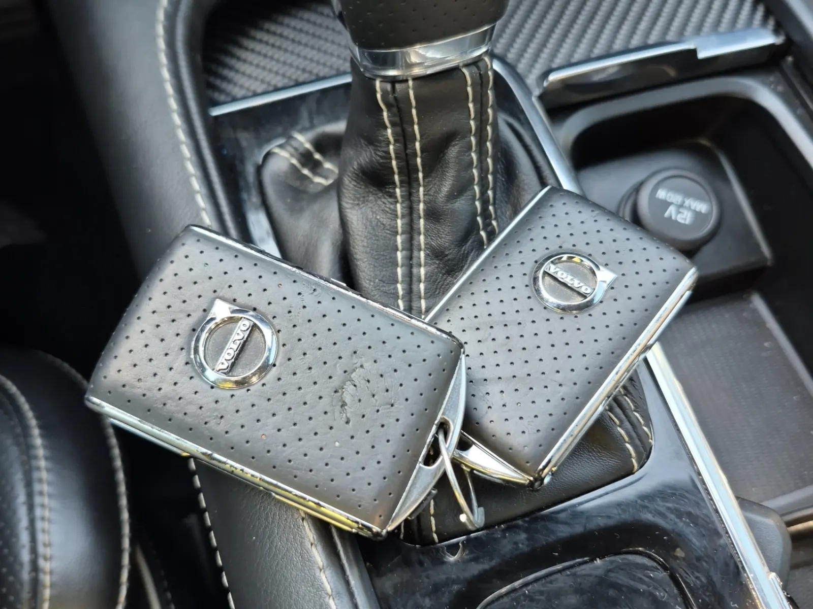 Keys/Fobs/Manual Photo