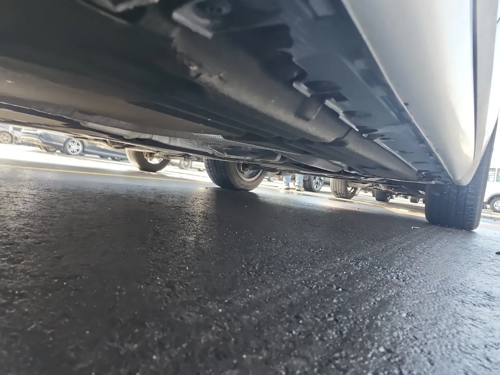 Undercarriage - Passenger Photo