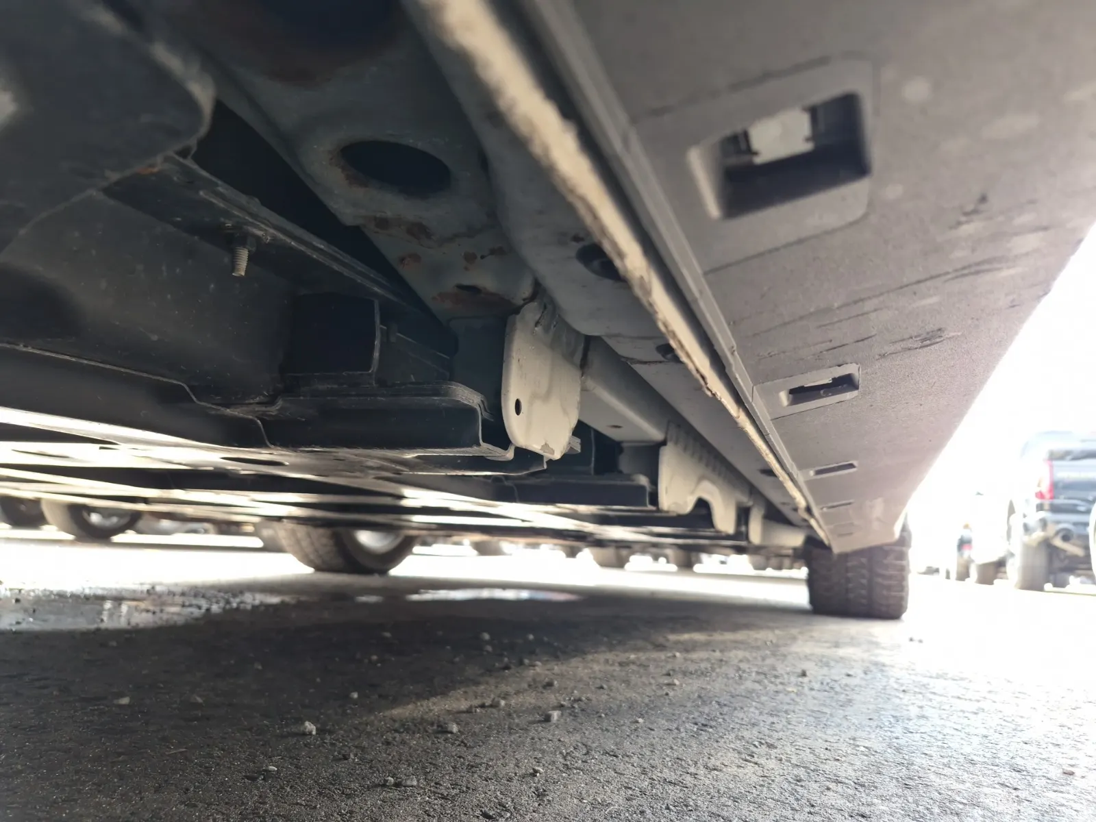 Undercarriage - Passenger Photo