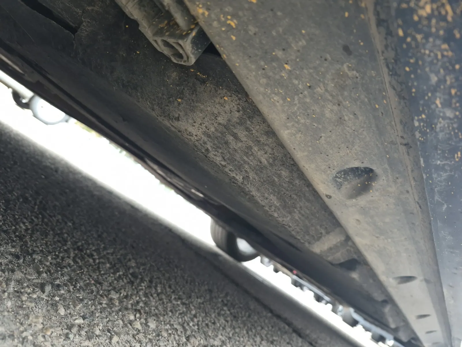 Undercarriage - Driver Photo