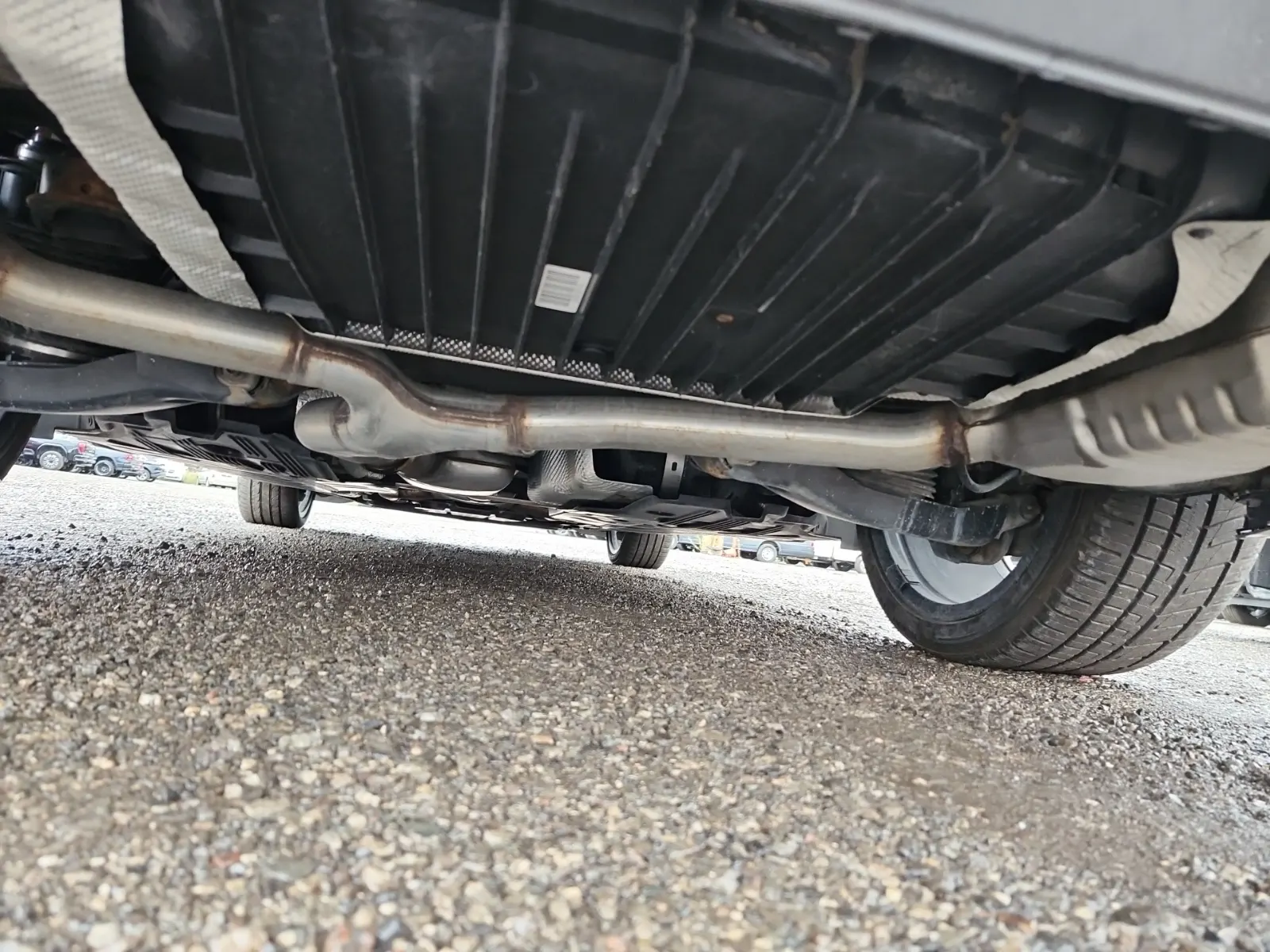 Undercarriage - Rear Photo