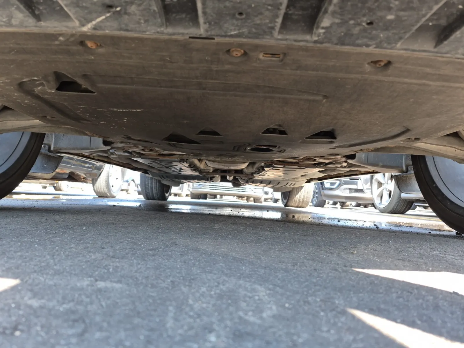 Undercarriage - Front Photo